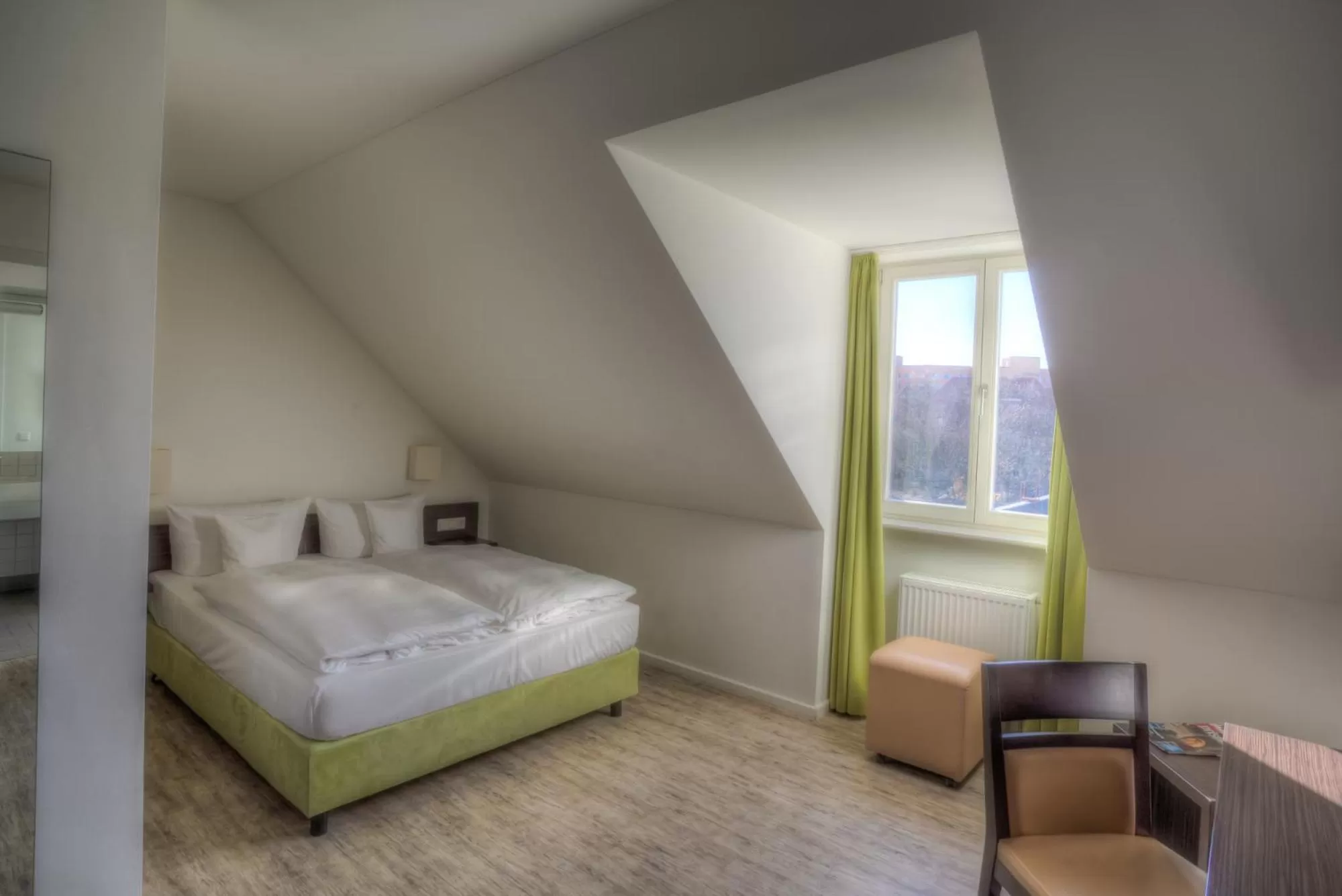 Photo of the whole room, Bed in Hotel am Großen Waisenhaus