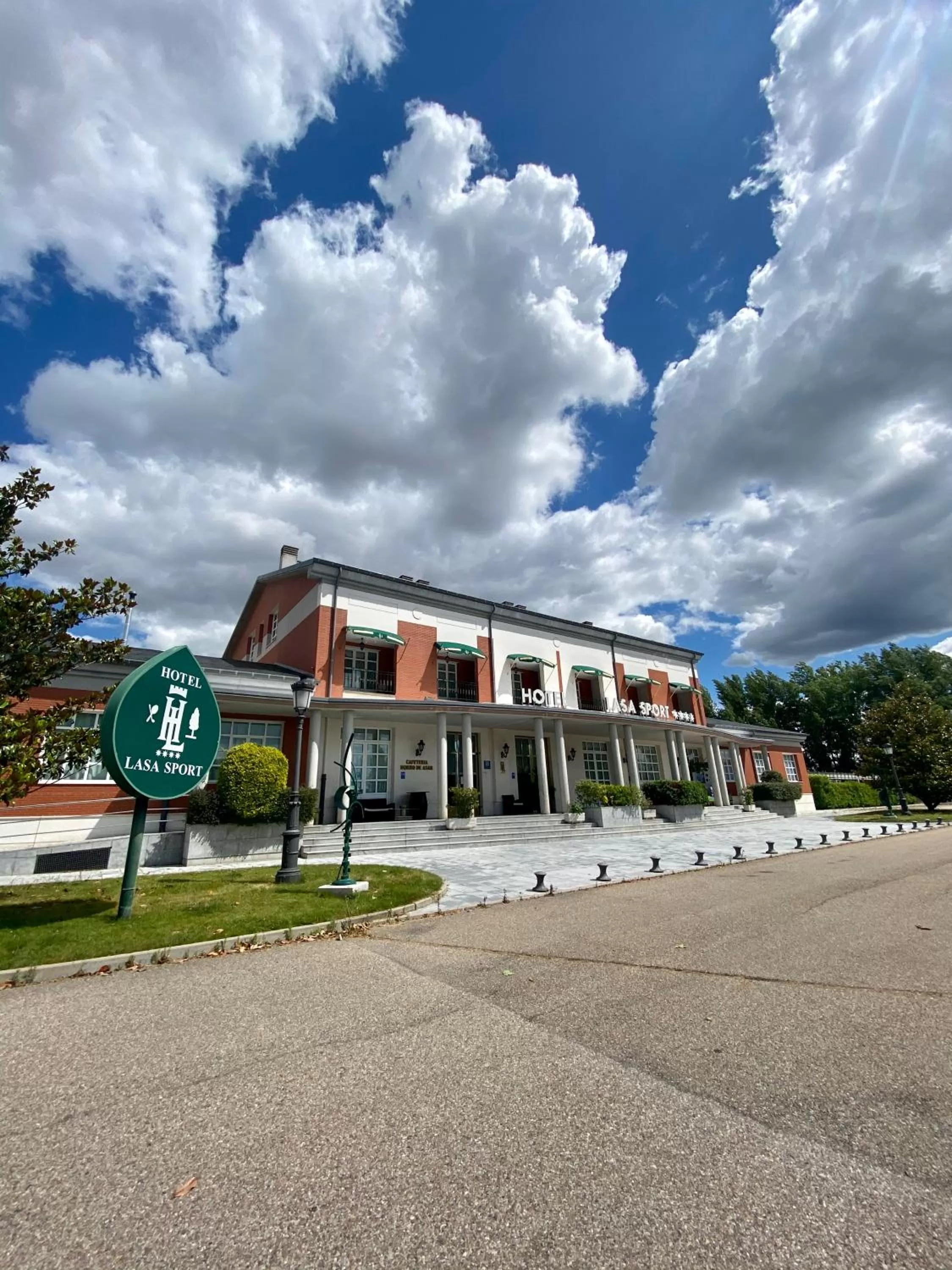 Property building in Hotel Lasa Sport