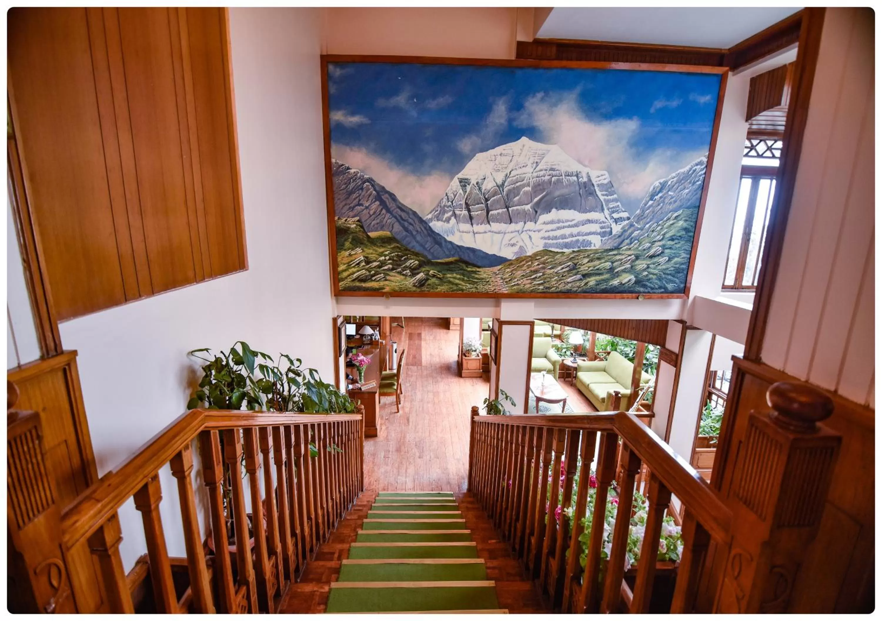 Facade/entrance in Cedar Inn