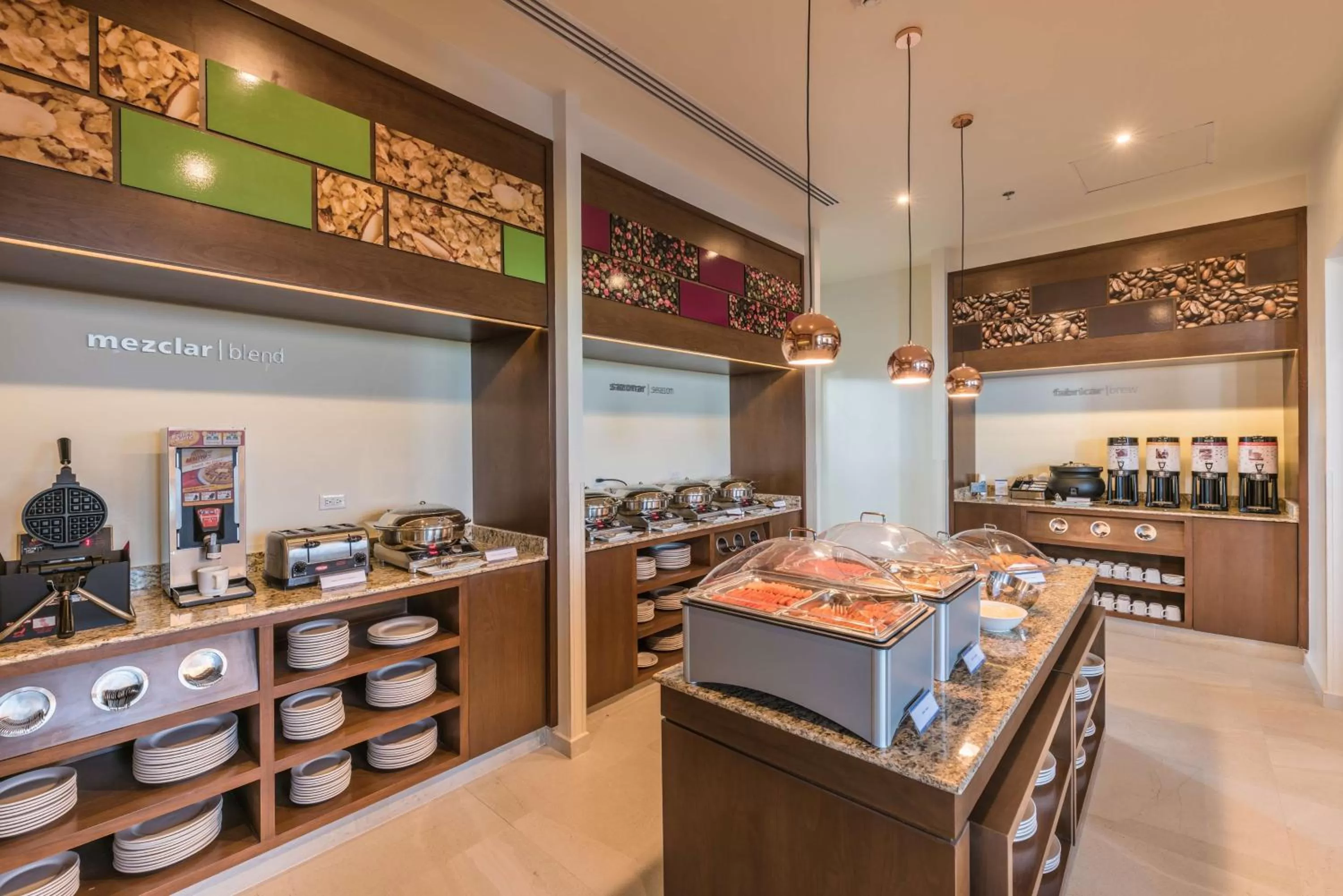 Dining area in Hampton Inn & Suites by Hilton Salamanca Bajio