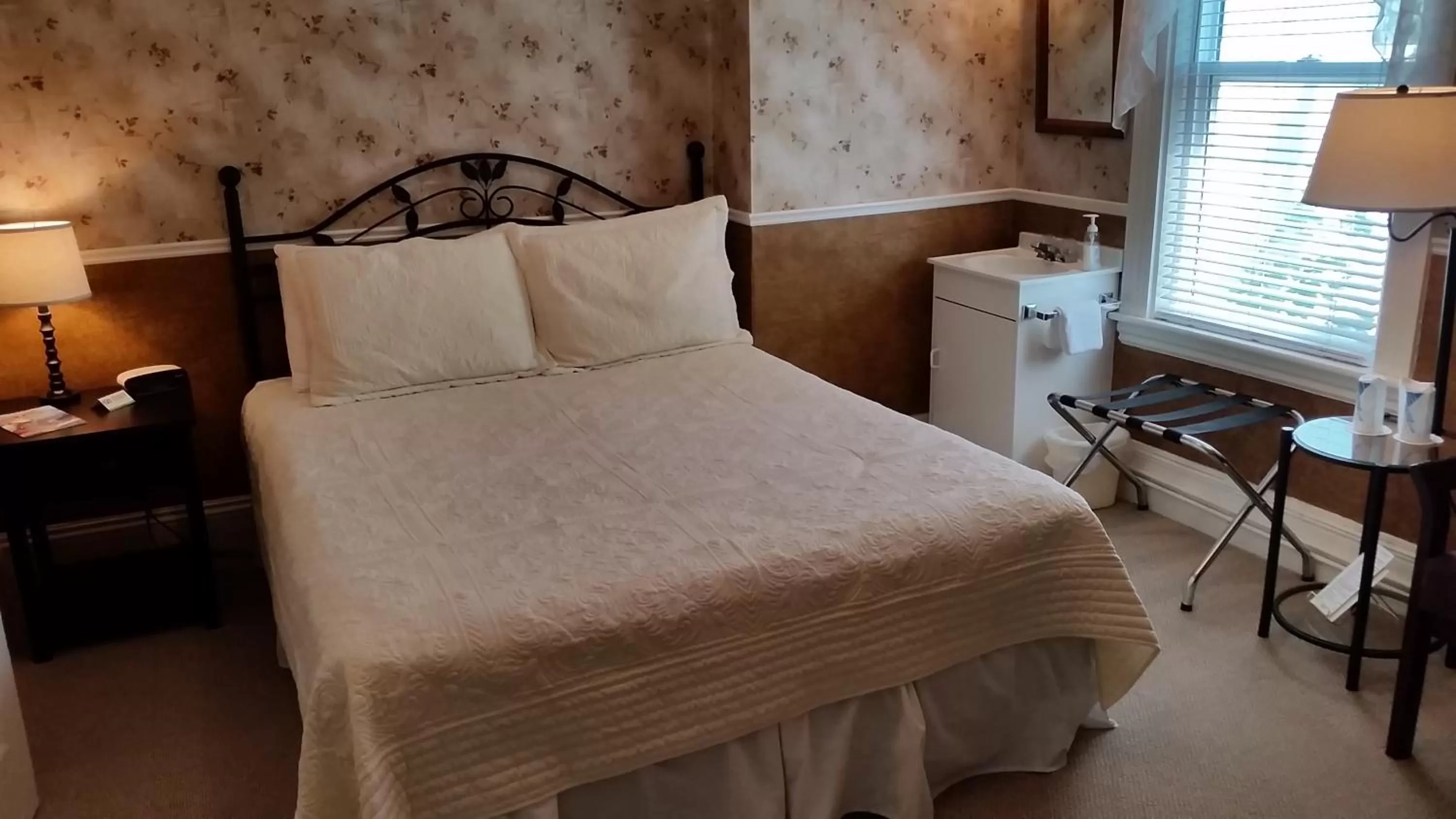 Day, Bed in Bayside Inn