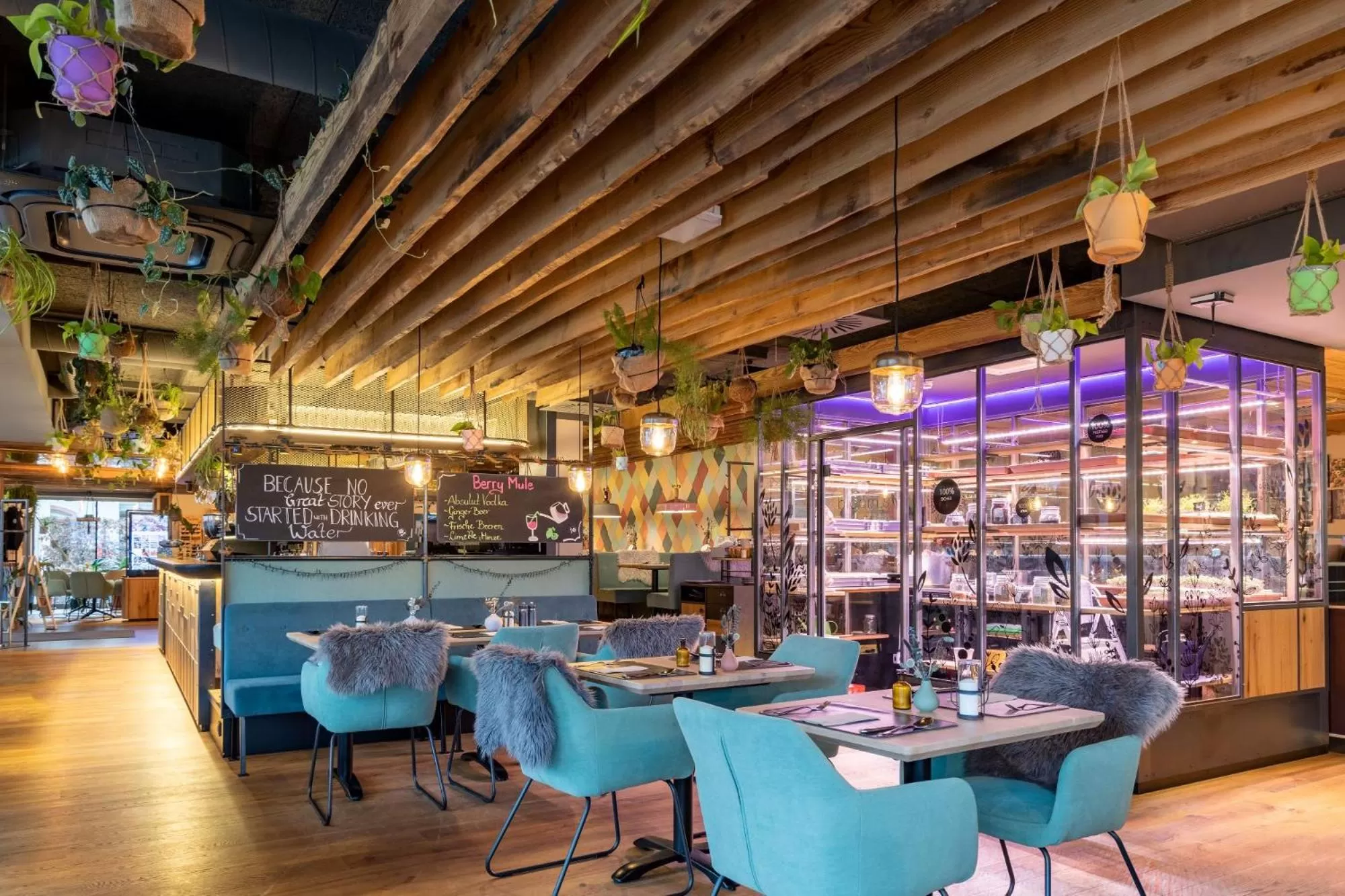 Restaurant/places to eat in Mountain Hotel Luis