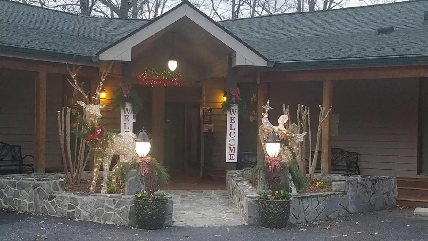 Property building in Halesford Harbour Resort - Smith Mountain Lake