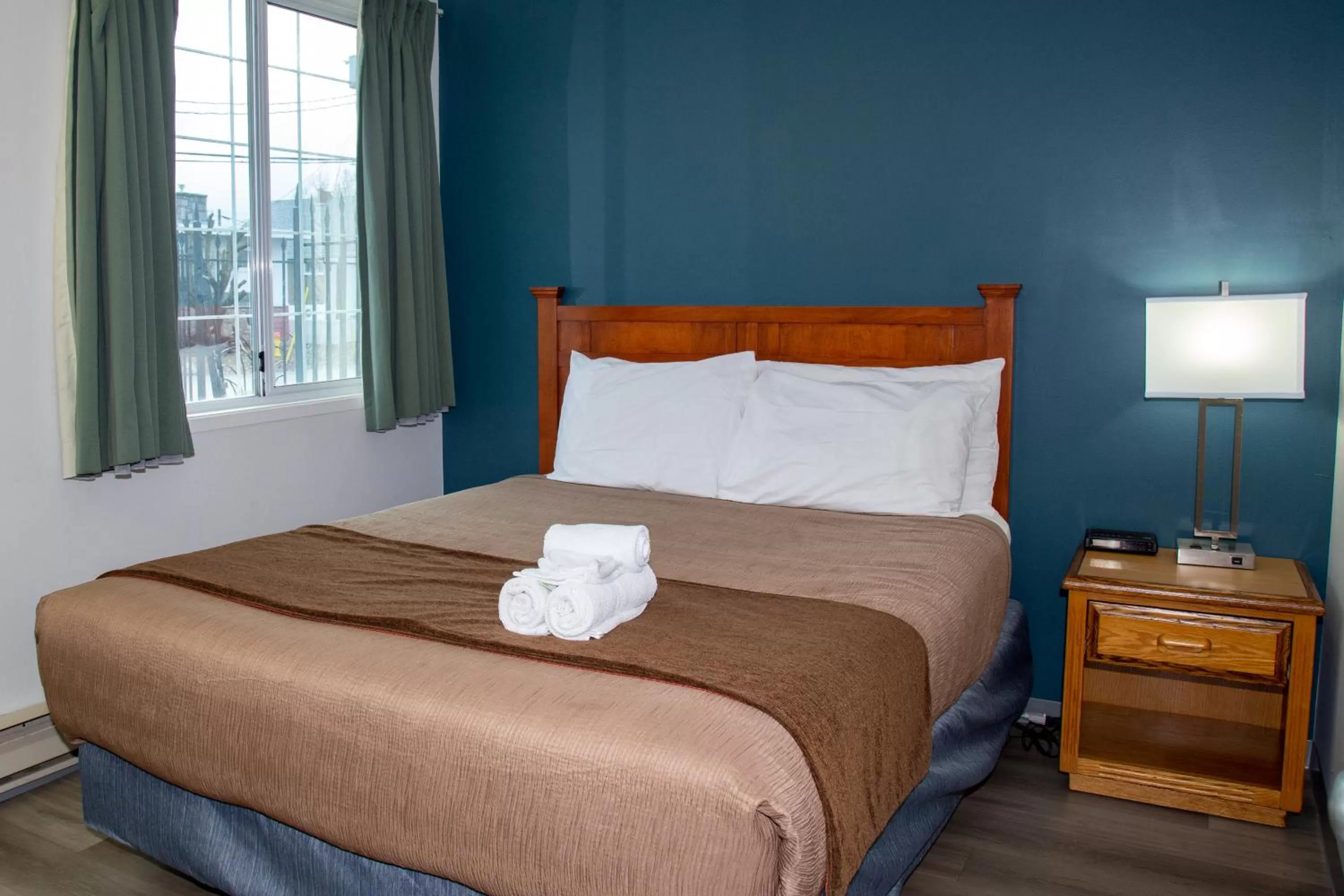 Bedroom, Bed in Spanish Villa Resort