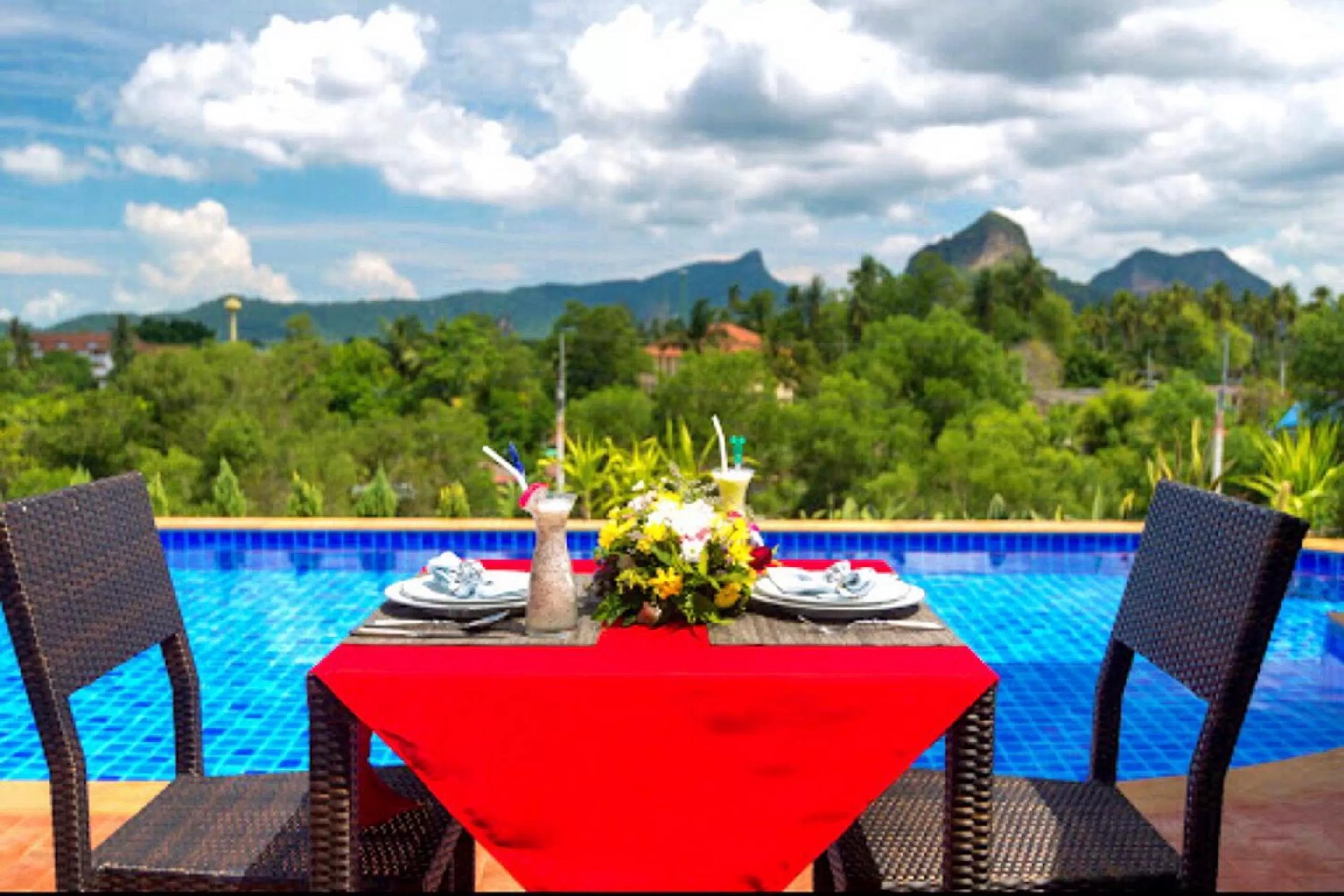 Restaurant/places to eat in Phu Dahla Residences