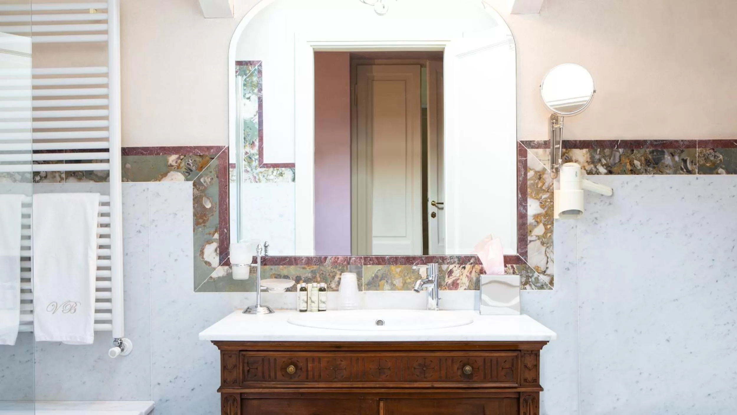 Shower in Villa Belverde Boutique Hotel