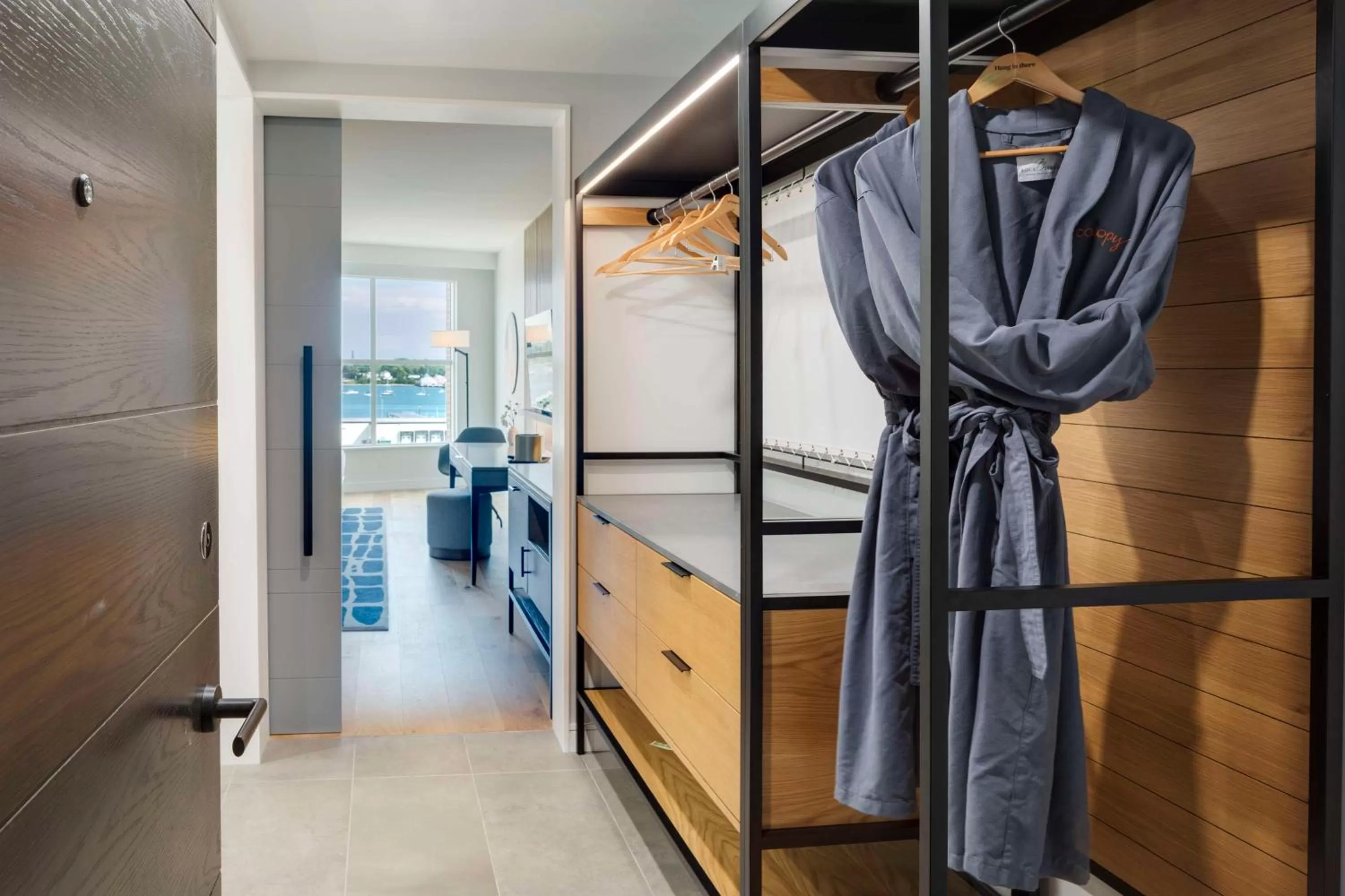 Photo of the whole room, Bed in Canopy By Hilton Portland Waterfront