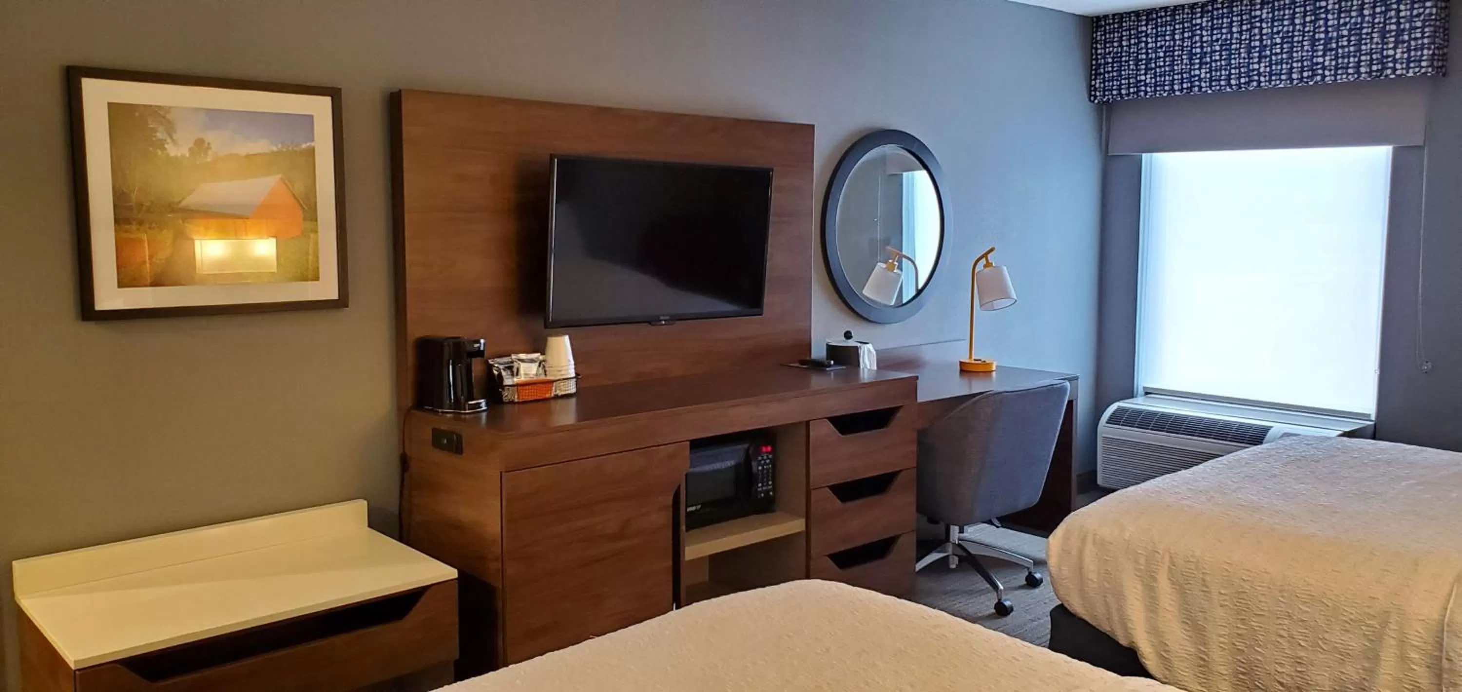 Bedroom, Bed in Hampton Inn - Hillsville