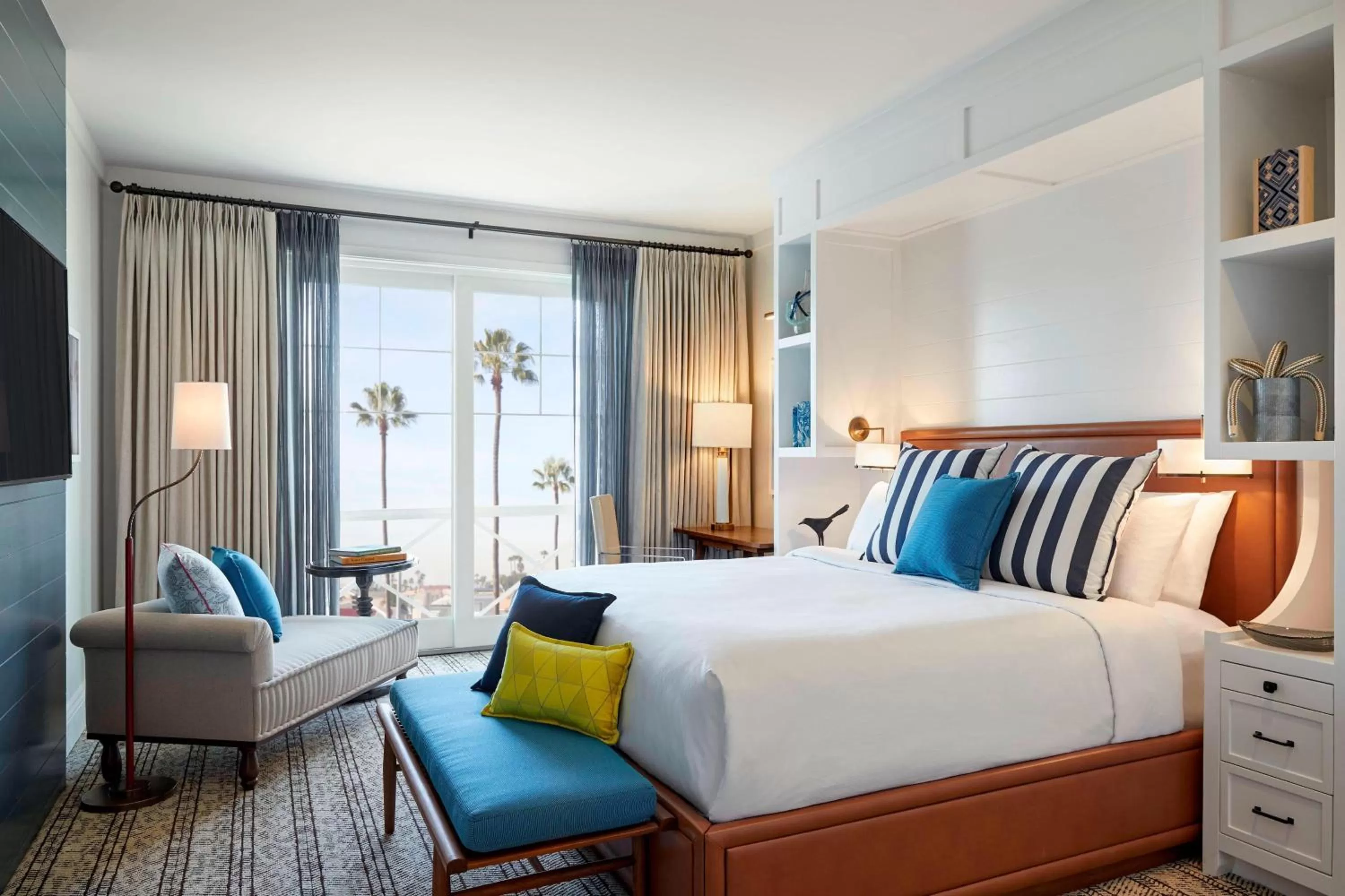 Photo of the whole room, Bed in Lido House, Autograph Collection