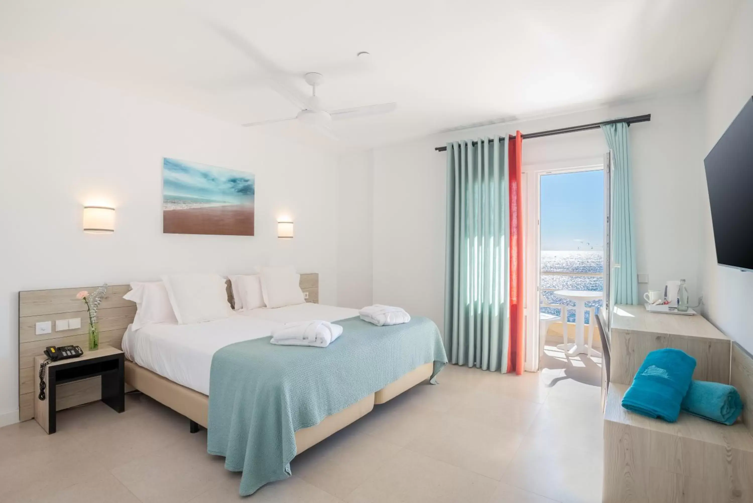 Superior Deluxe Double or Twin Room - single occupancy in Hotel Médano Superior Deluxe Double or Twin Room - single occupancy in Hotel Médano