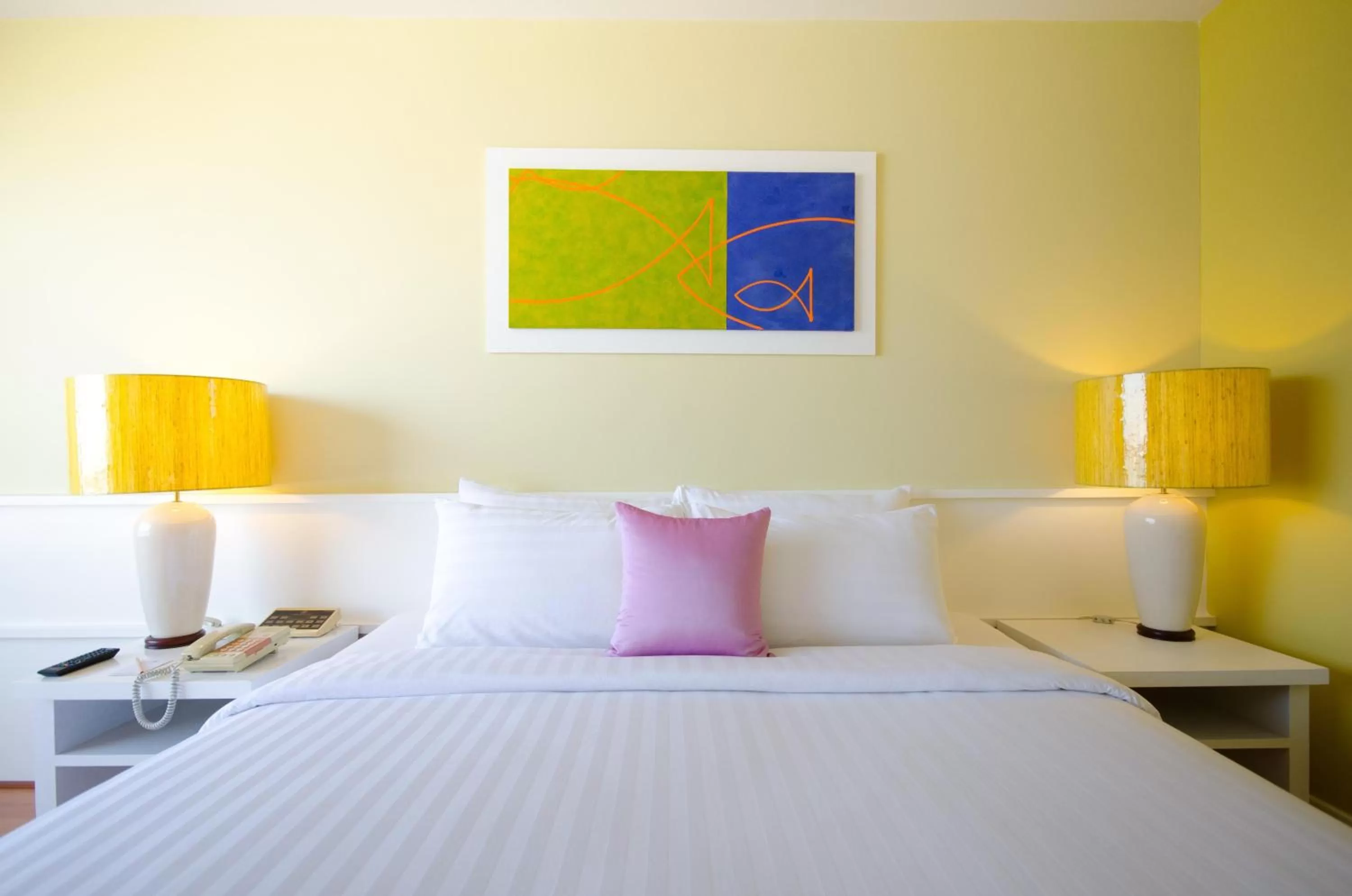 Bed in Tongtara Riverview Hotel