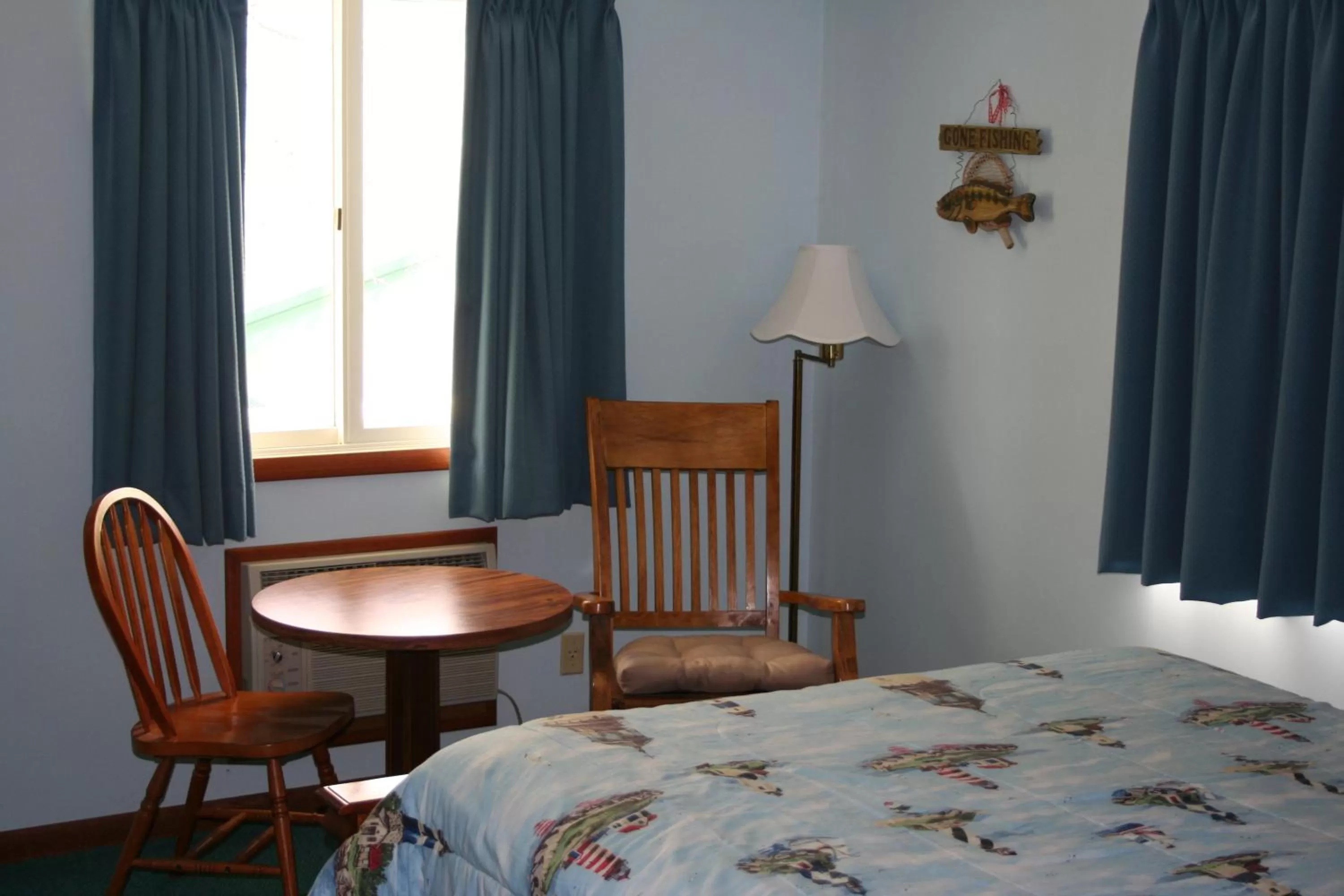 Day, Bed in Green Valley Motor Lodge