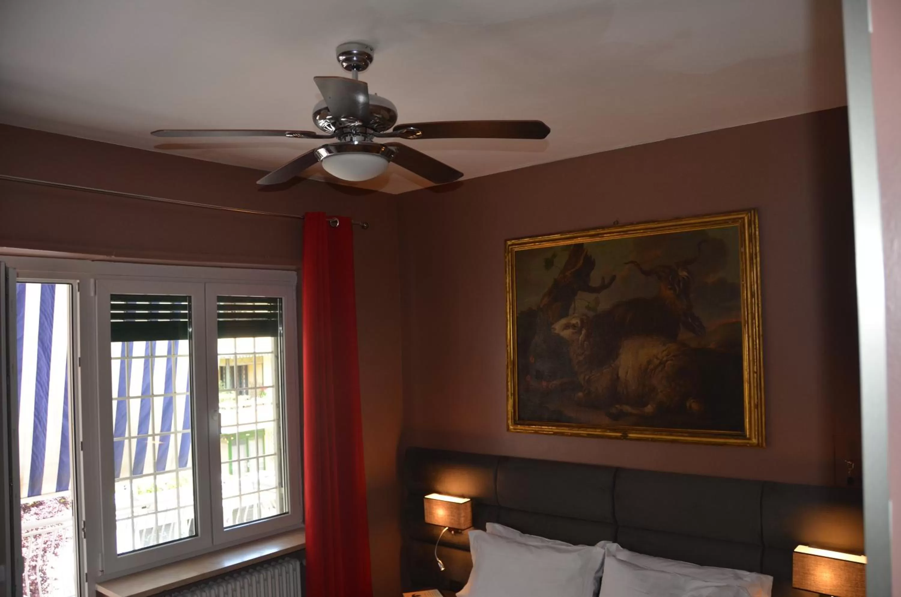 Photo of the whole room in Sweet Home Parioli