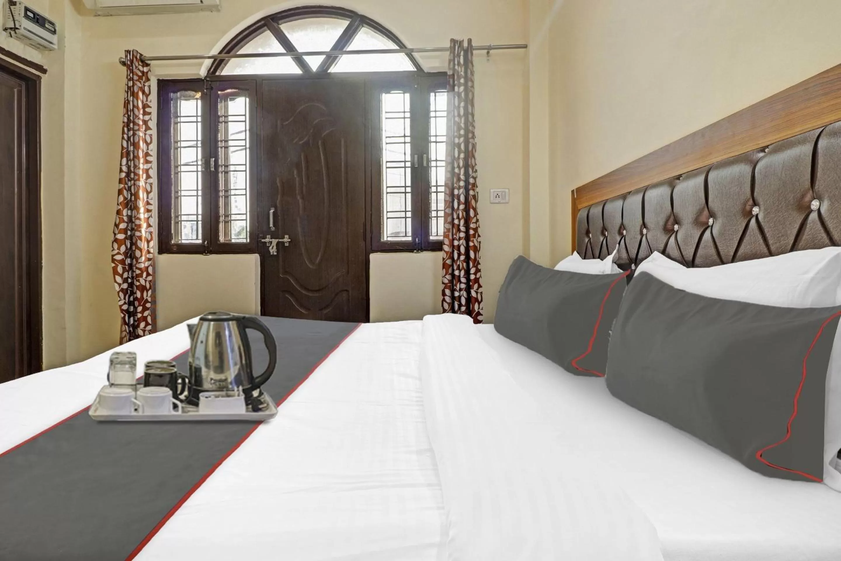 Bedroom, Bed in OYO Flagship Hotel Chandra palace