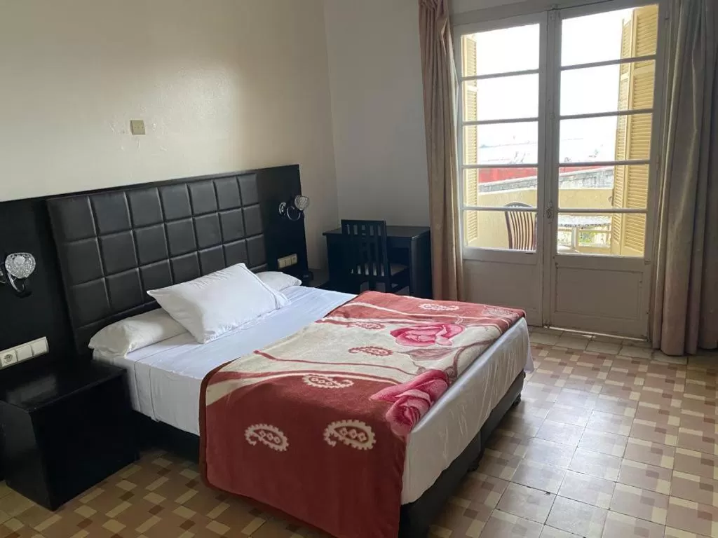 Bed in Hotel Le Gardenia (ex Lutetia)