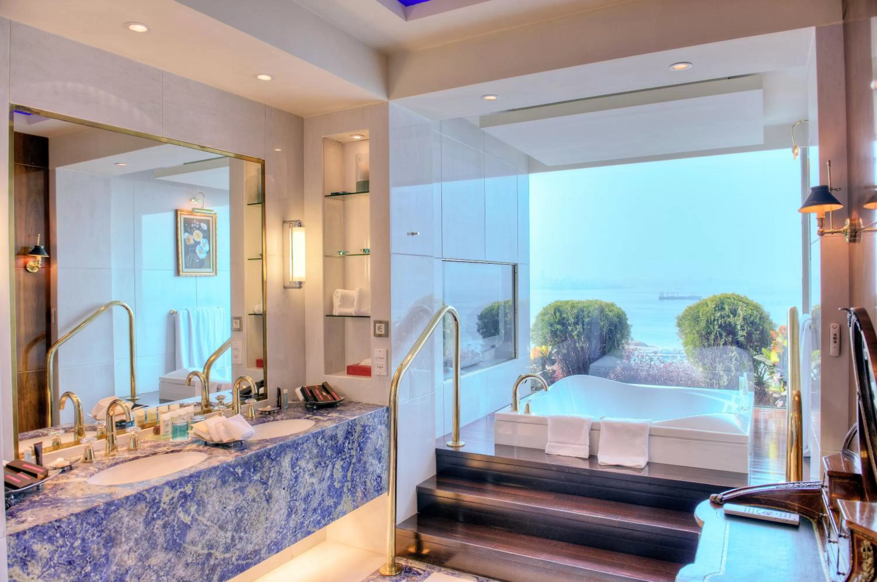 Bed in Le Royal Hotel - Beirut