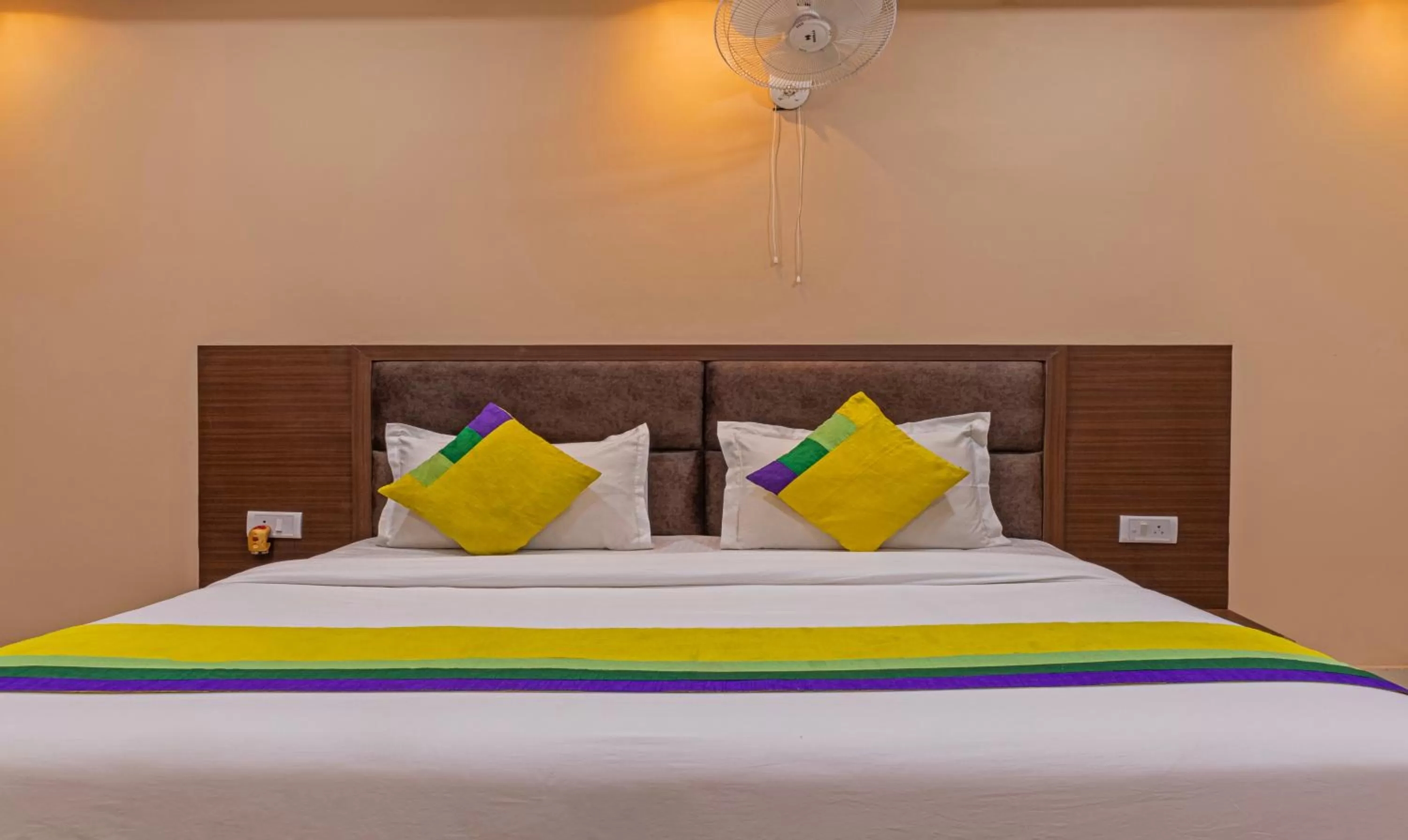 Bed in Itsy Hotels Kashi Grand, BHU