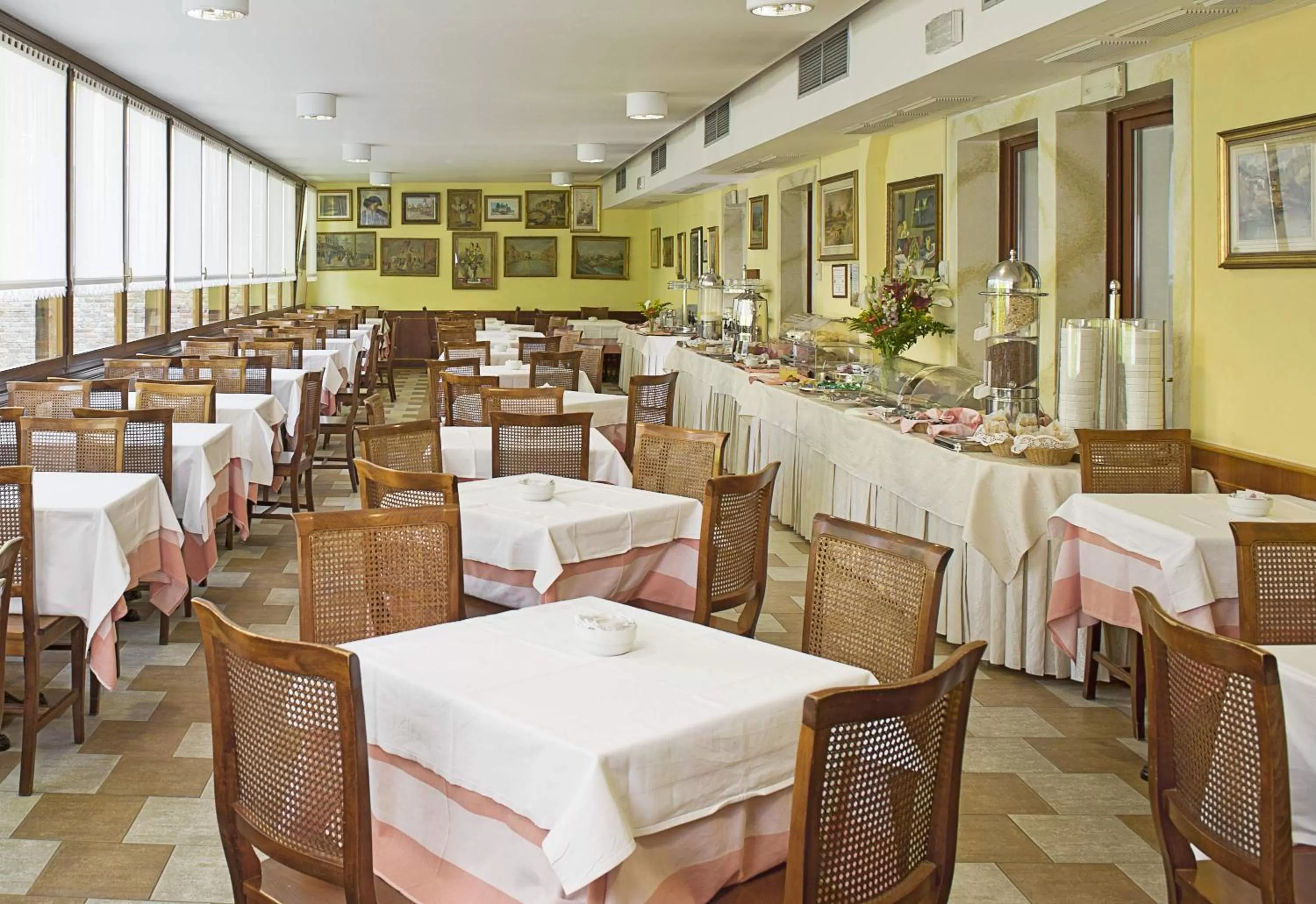 Restaurant/places to eat in Hotel Nazionale