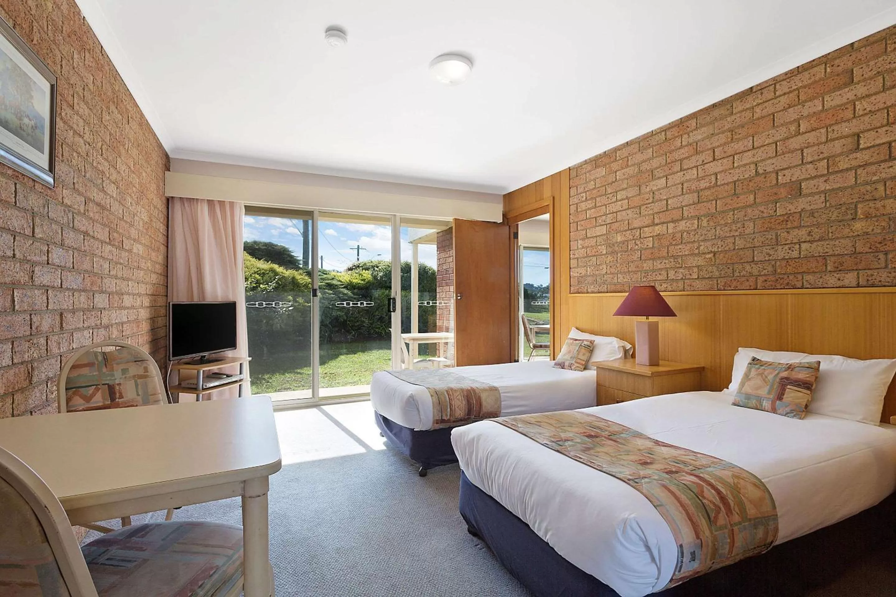 Bedroom, Bed in Comfort Inn Merimbula