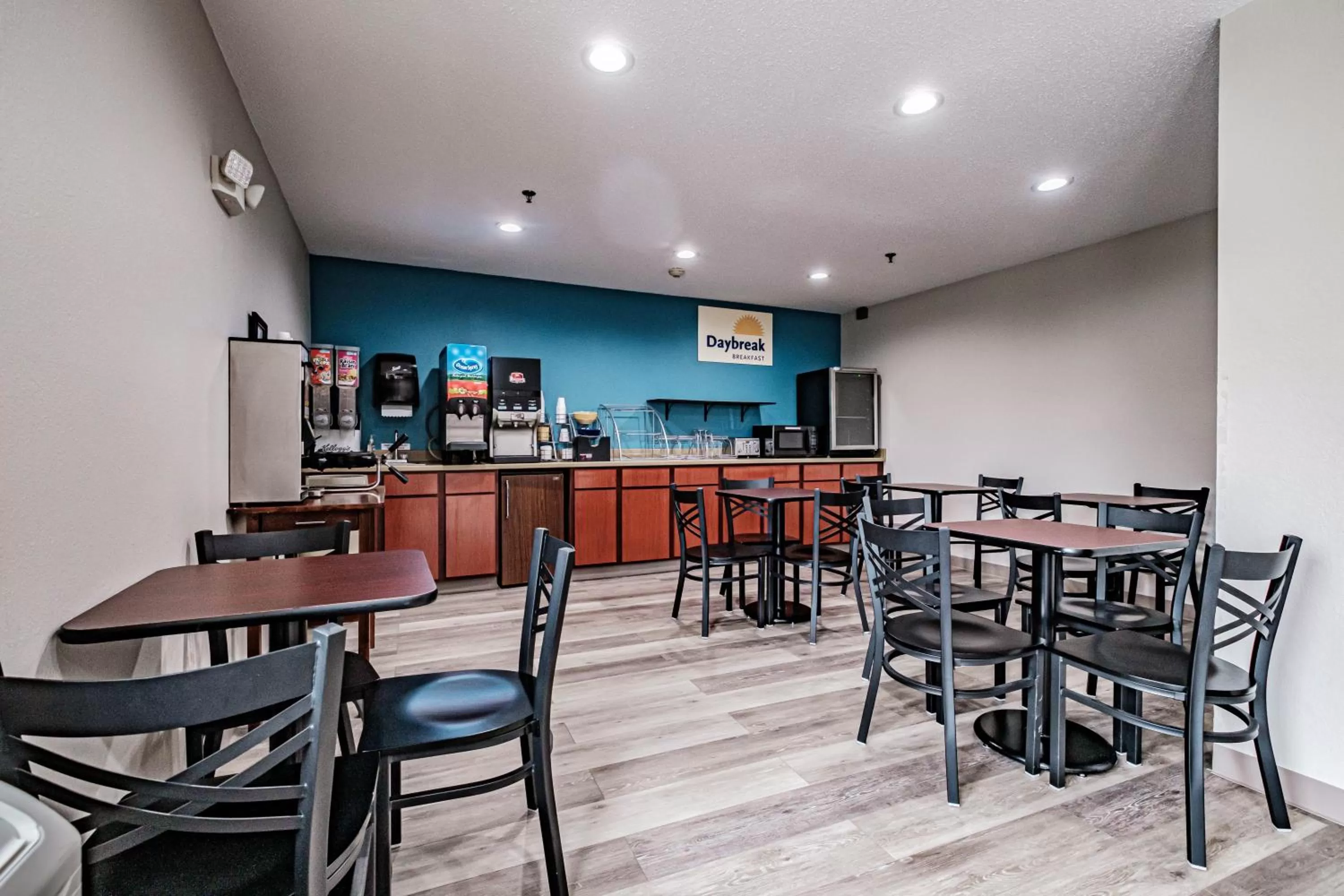 Coffee/tea facilities in Days Inn by Wyndham Brunswick Bath Area