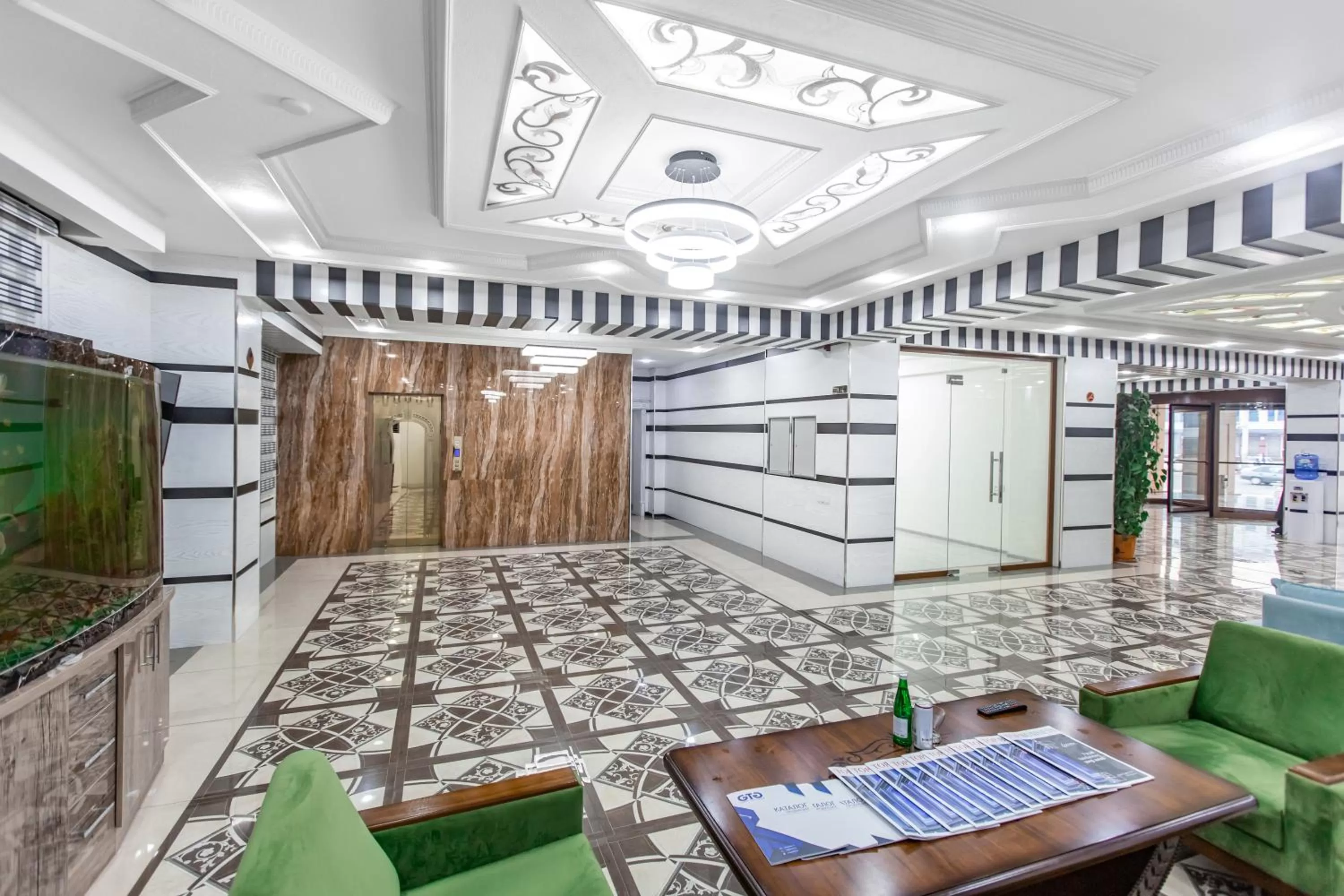 Facade/entrance in OydinPlaza Hotel