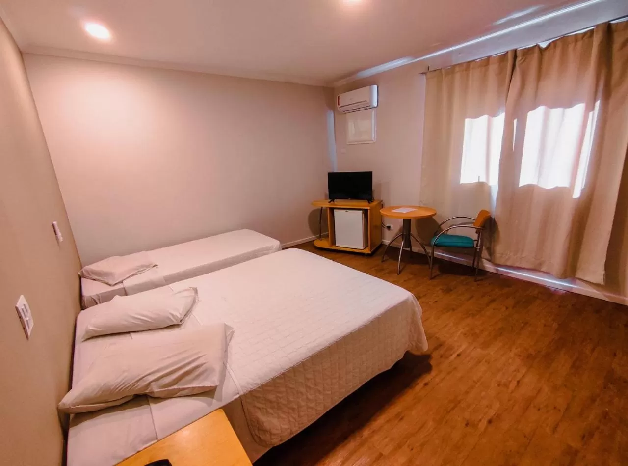 Bedroom, Bed in Granville Hotel