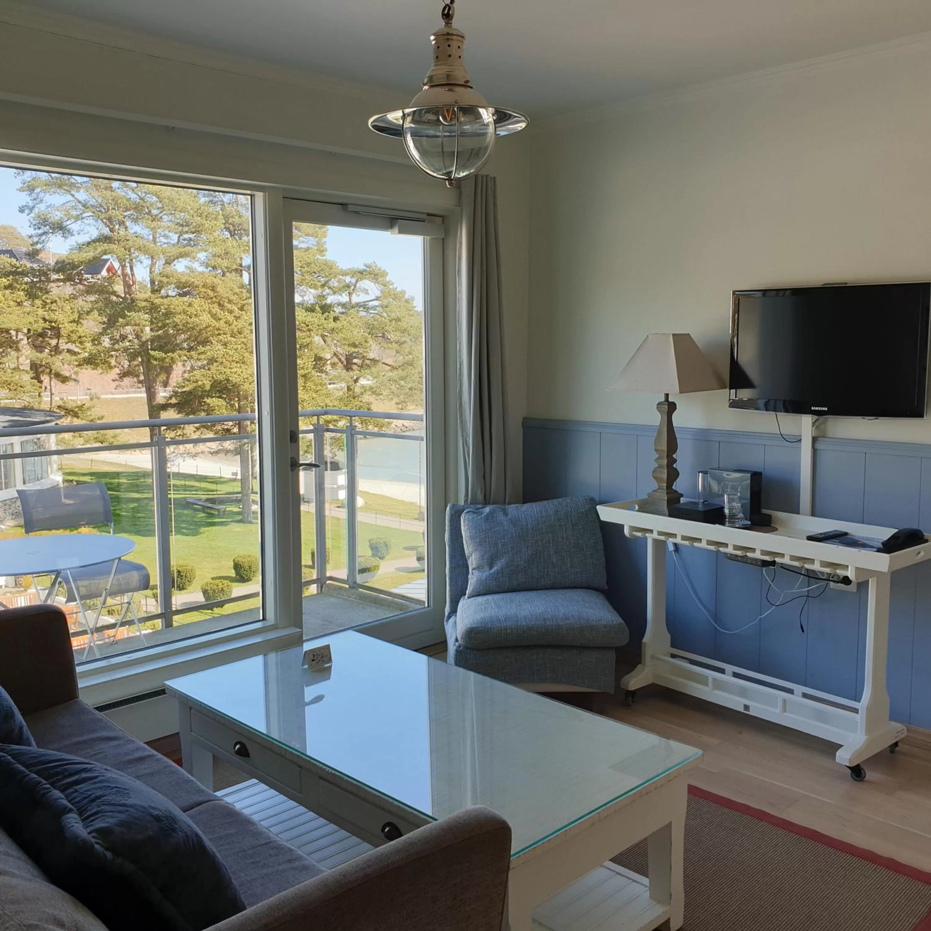 TV and multimedia in Strand Hotel Fevik - by Classic Norway Hotels