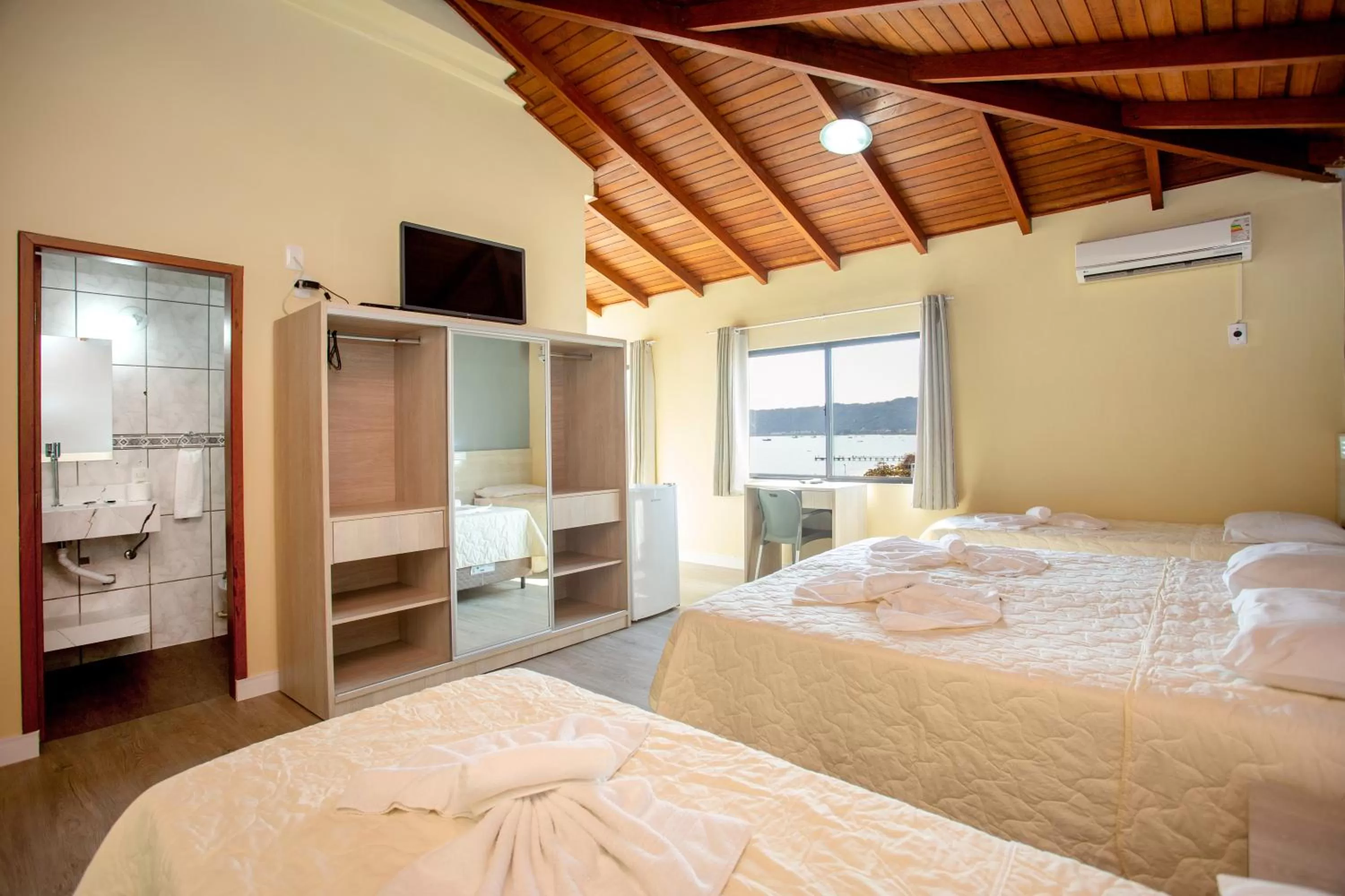 Bed in Hotel Vila Mar