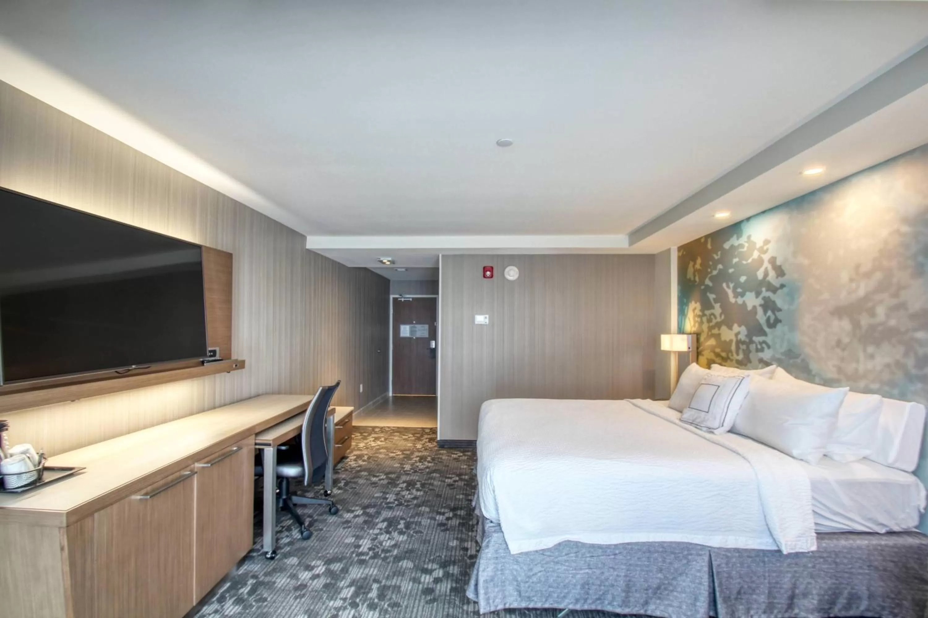 Photo of the whole room, Bed in Courtyard by Marriott Fargo