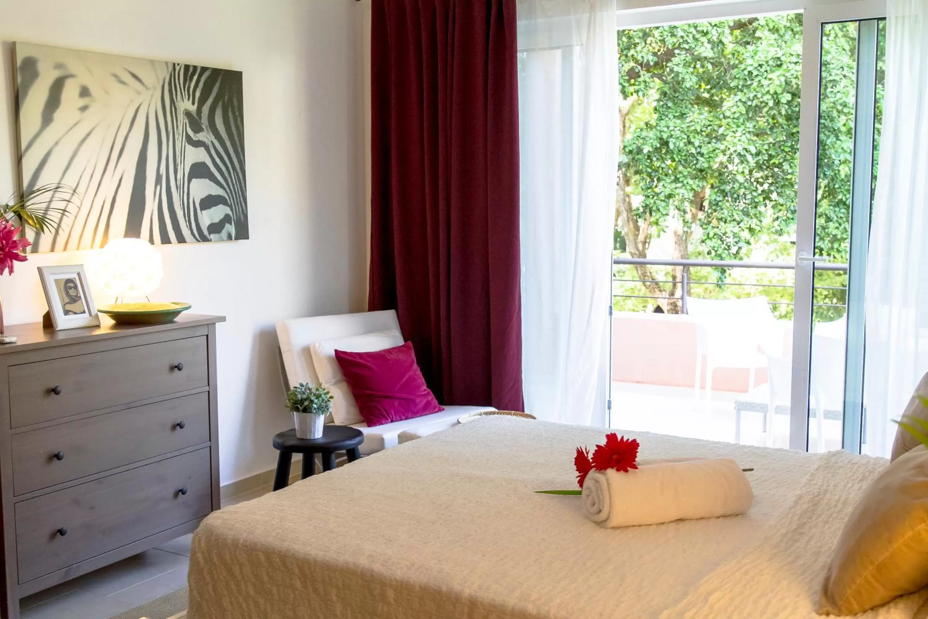 Bed in Instyle Residences at Infiniti Blu