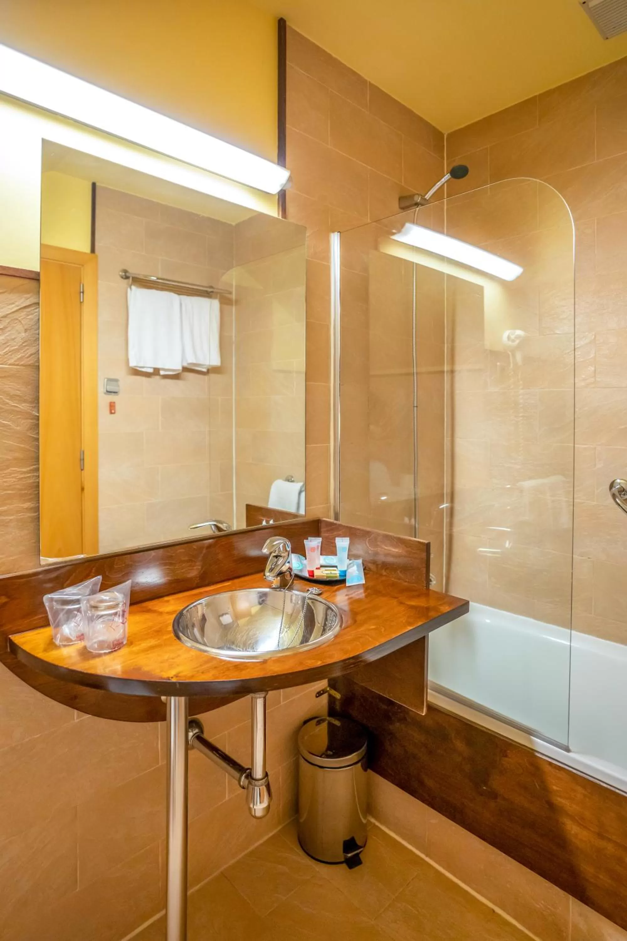 Bathroom in Victoria 4 Puerta del Sol