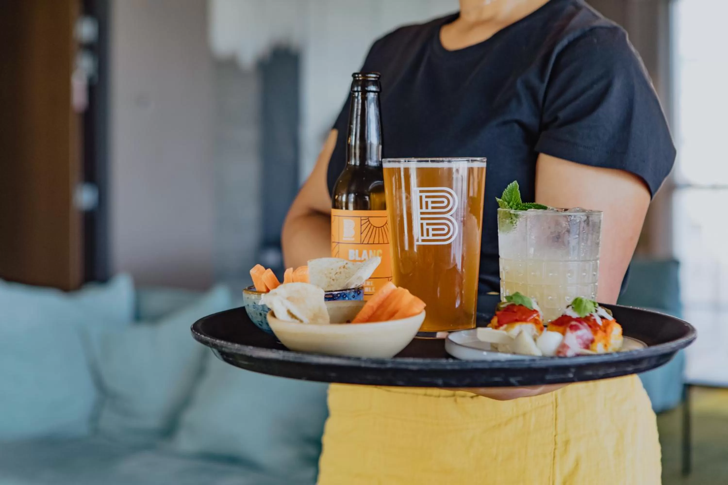 Lounge or bar in OKKO Hotels Paris Rueil-Malmaison