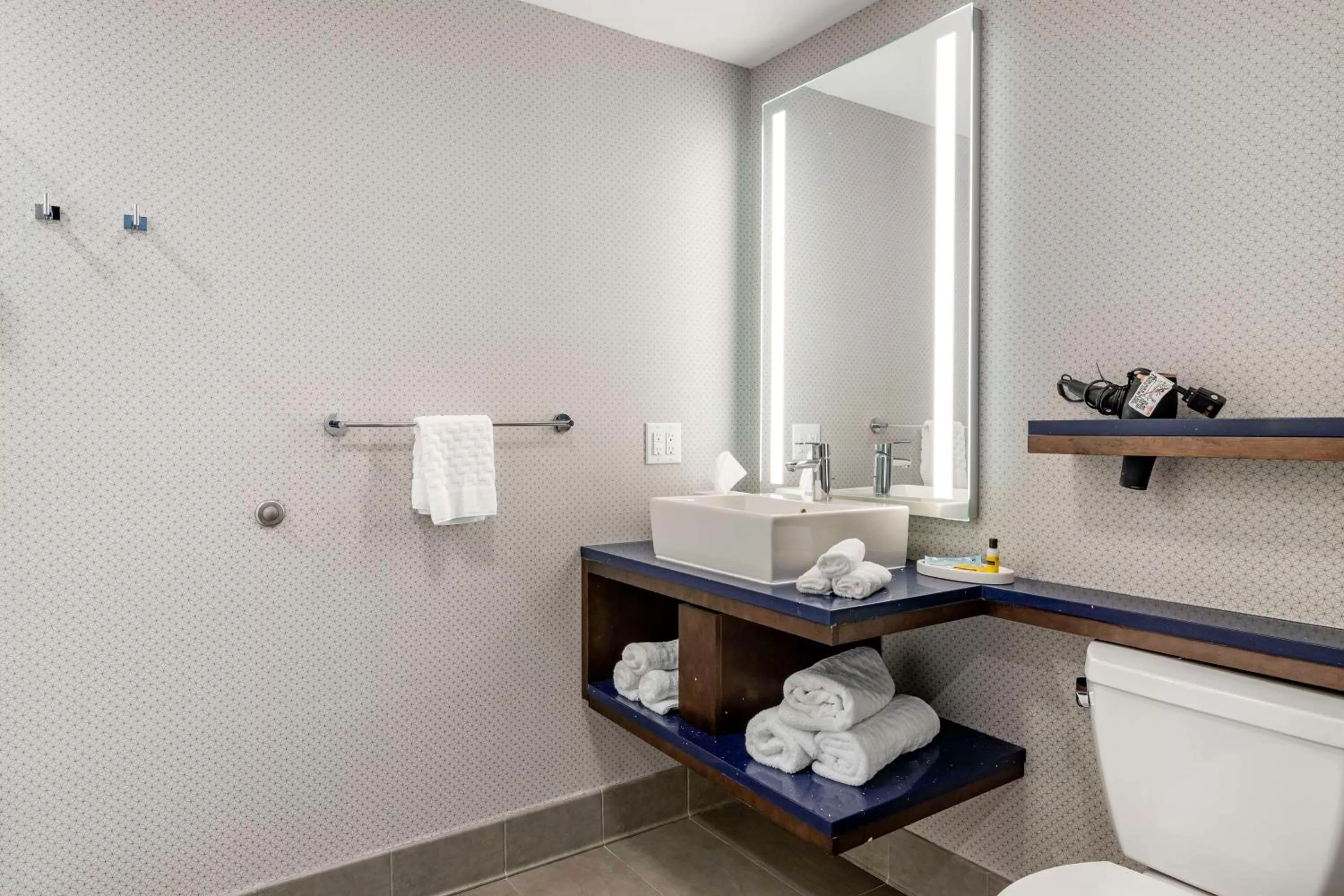 Bathroom in GLō Best Western Savannah-Gateway I-95