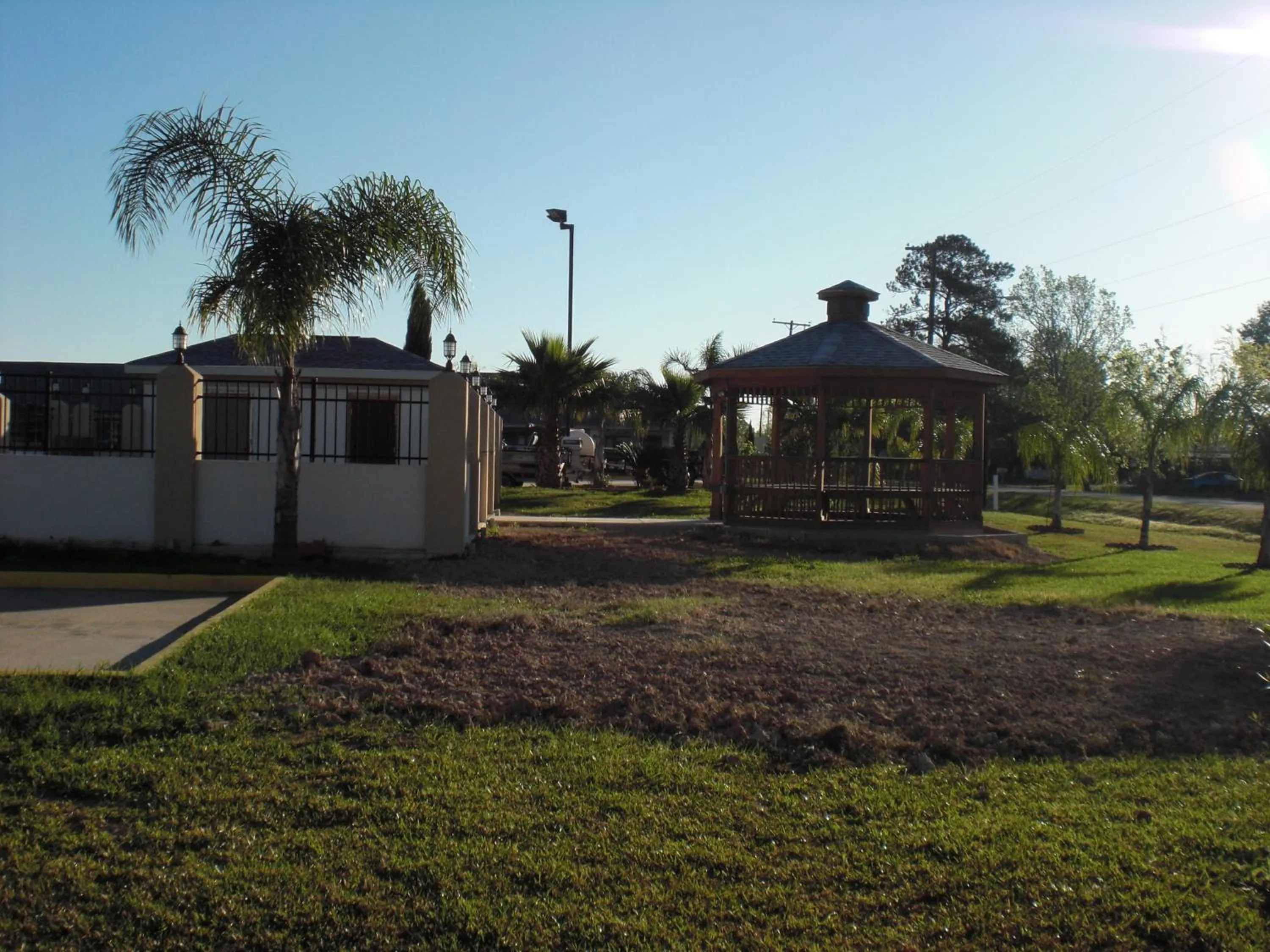 Area and facilities in Executive Inn & Suites West Columbia