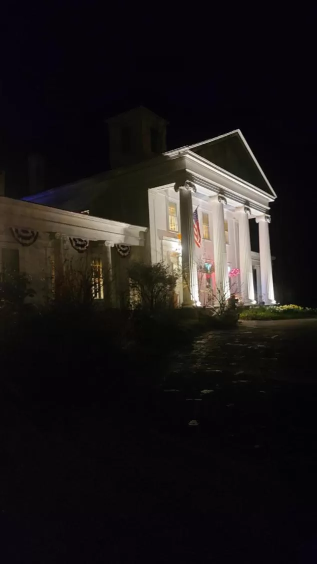 House of 1833 Bed and Breakfast