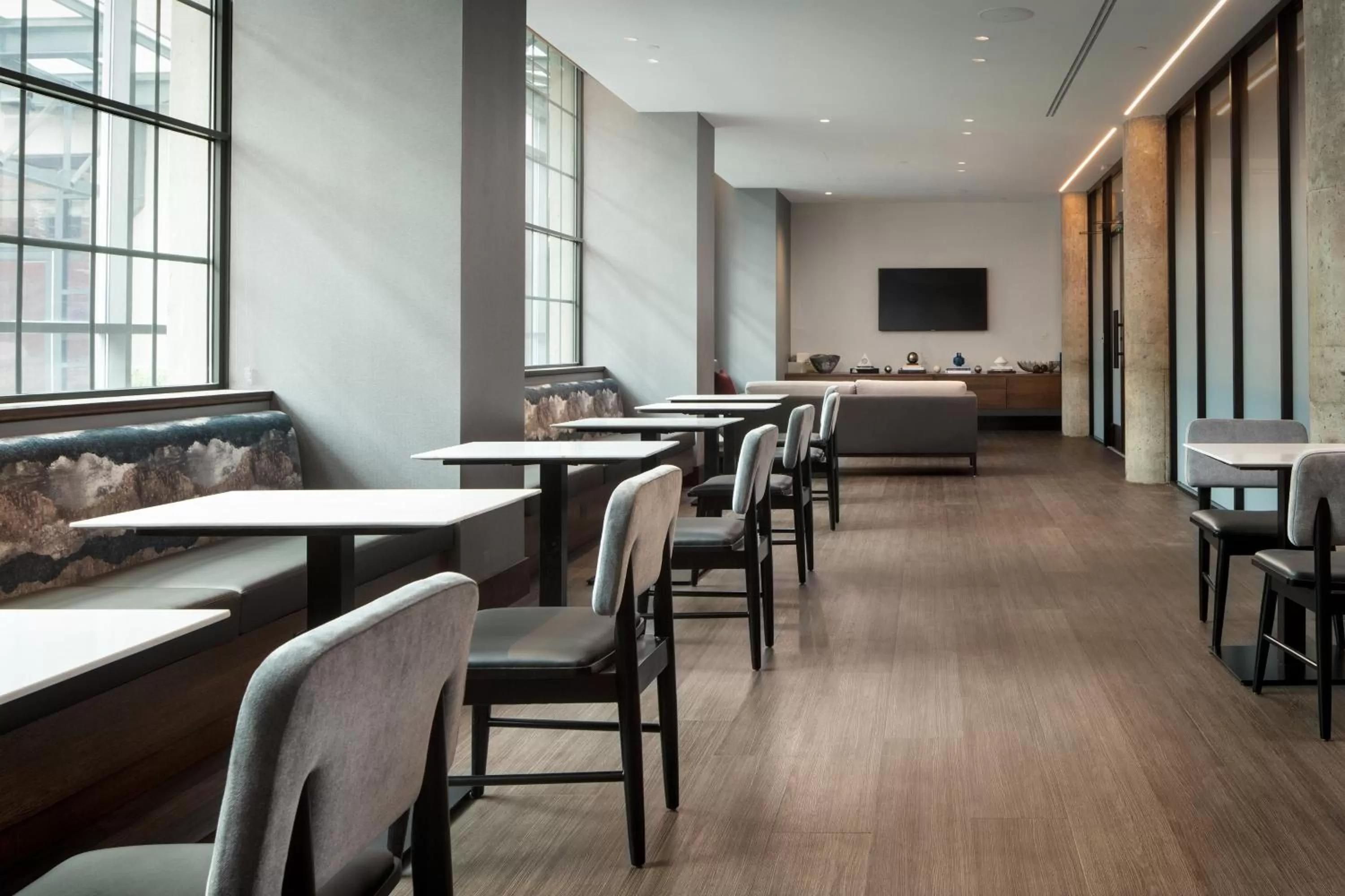 Lounge or bar in The Westin St. Louis