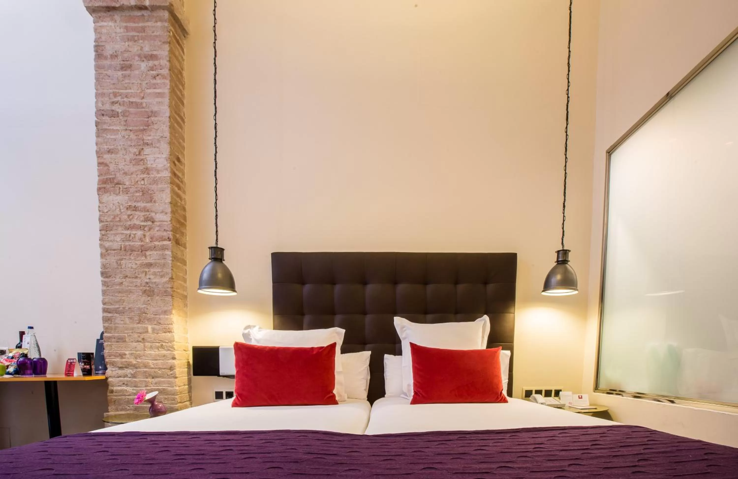 Photo of the whole room, Bed in Leonardo Hotel Barcelona Las Ramblas