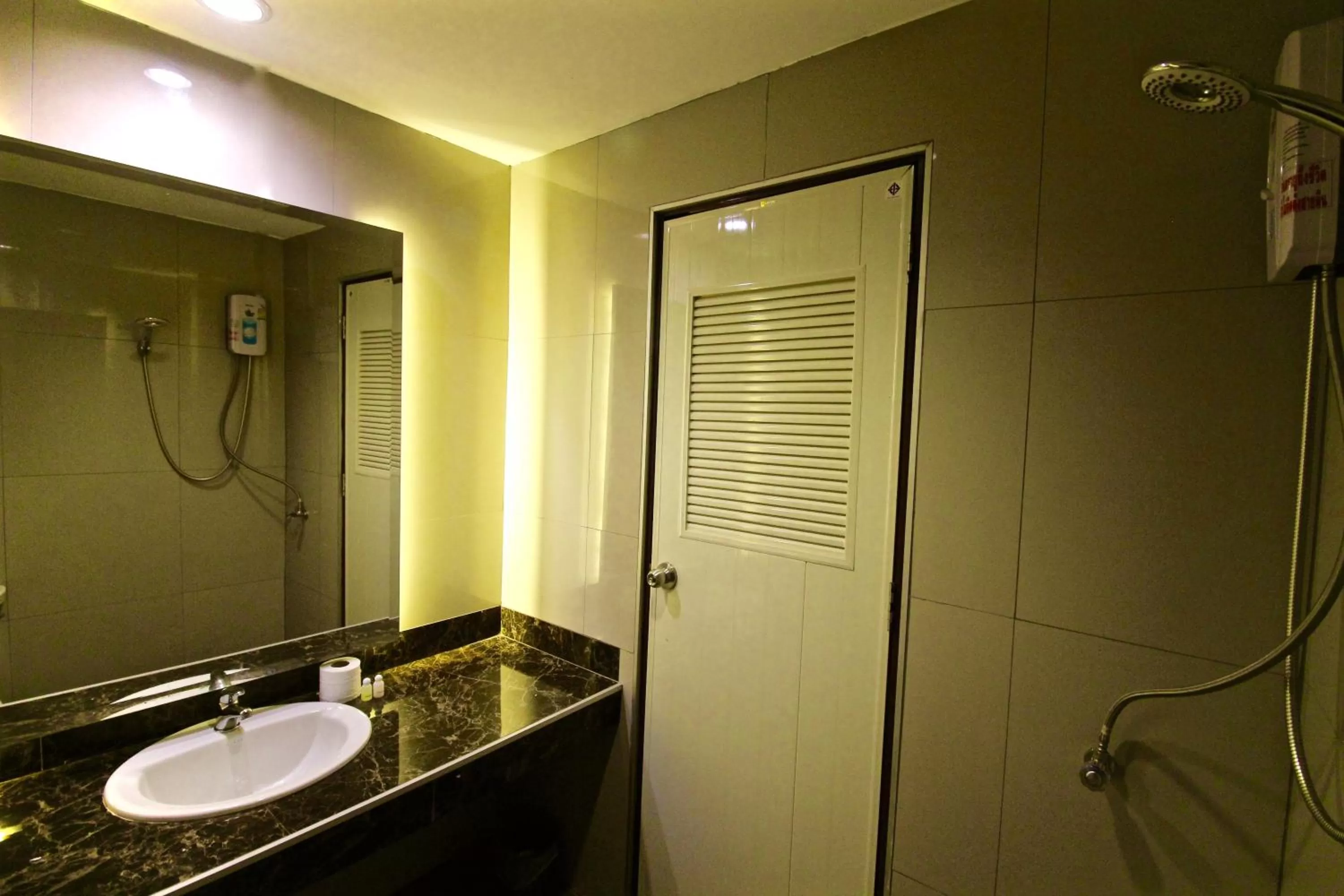 Bathroom in KKinn South Pattaya