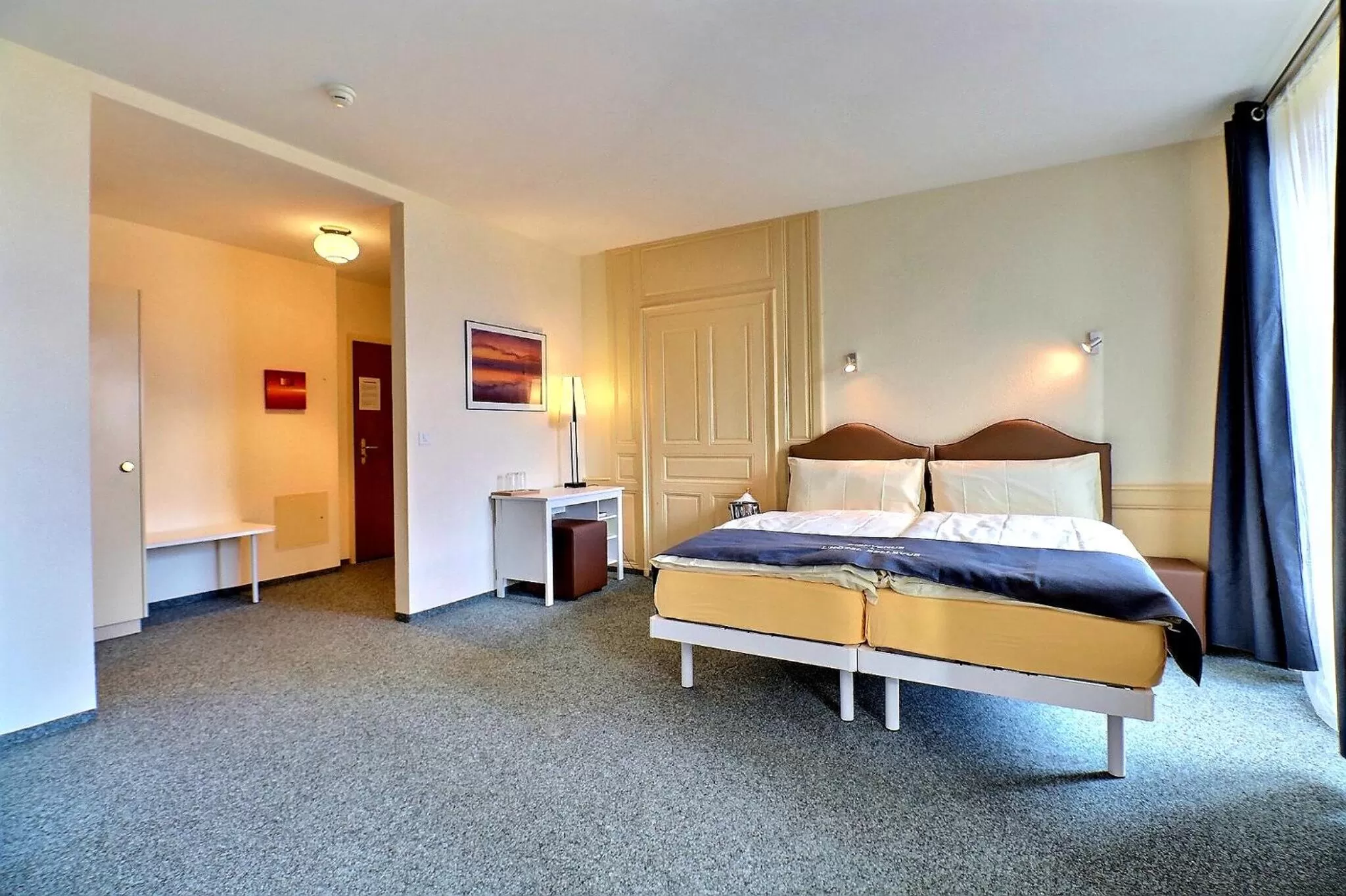 Bedroom, Bed in Hôtel Restaurant Bellevue