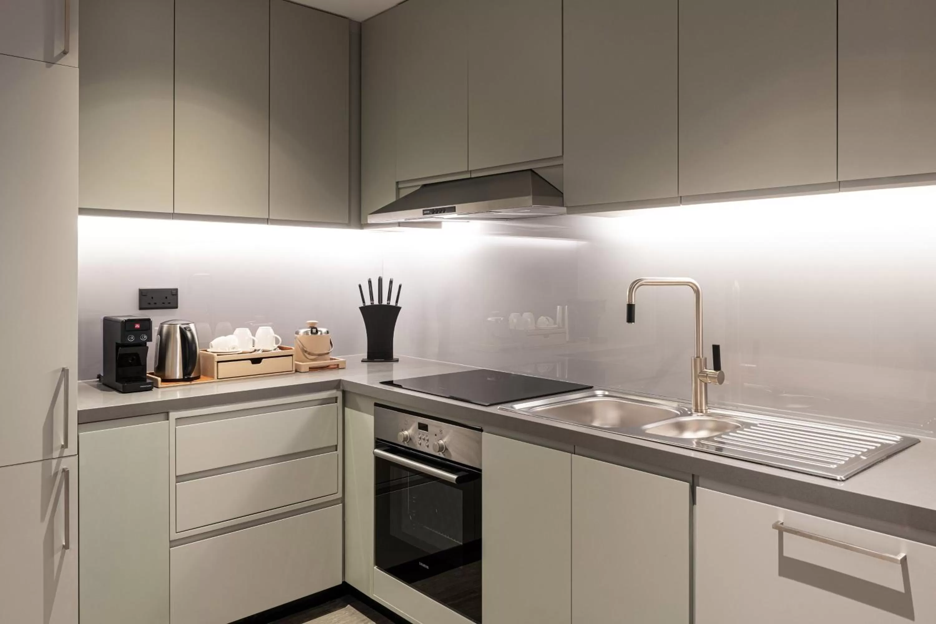 Kitchen or kitchenette in Le Royal Meridien Beach Resort & Spa Dubai