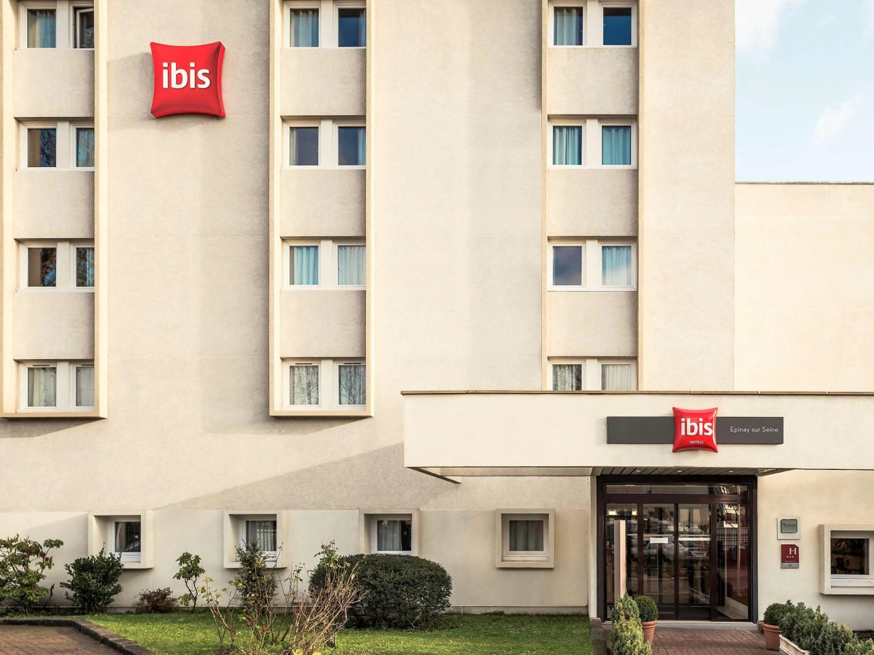 Property building in ibis Epinay sur Seine - Gennevilliers