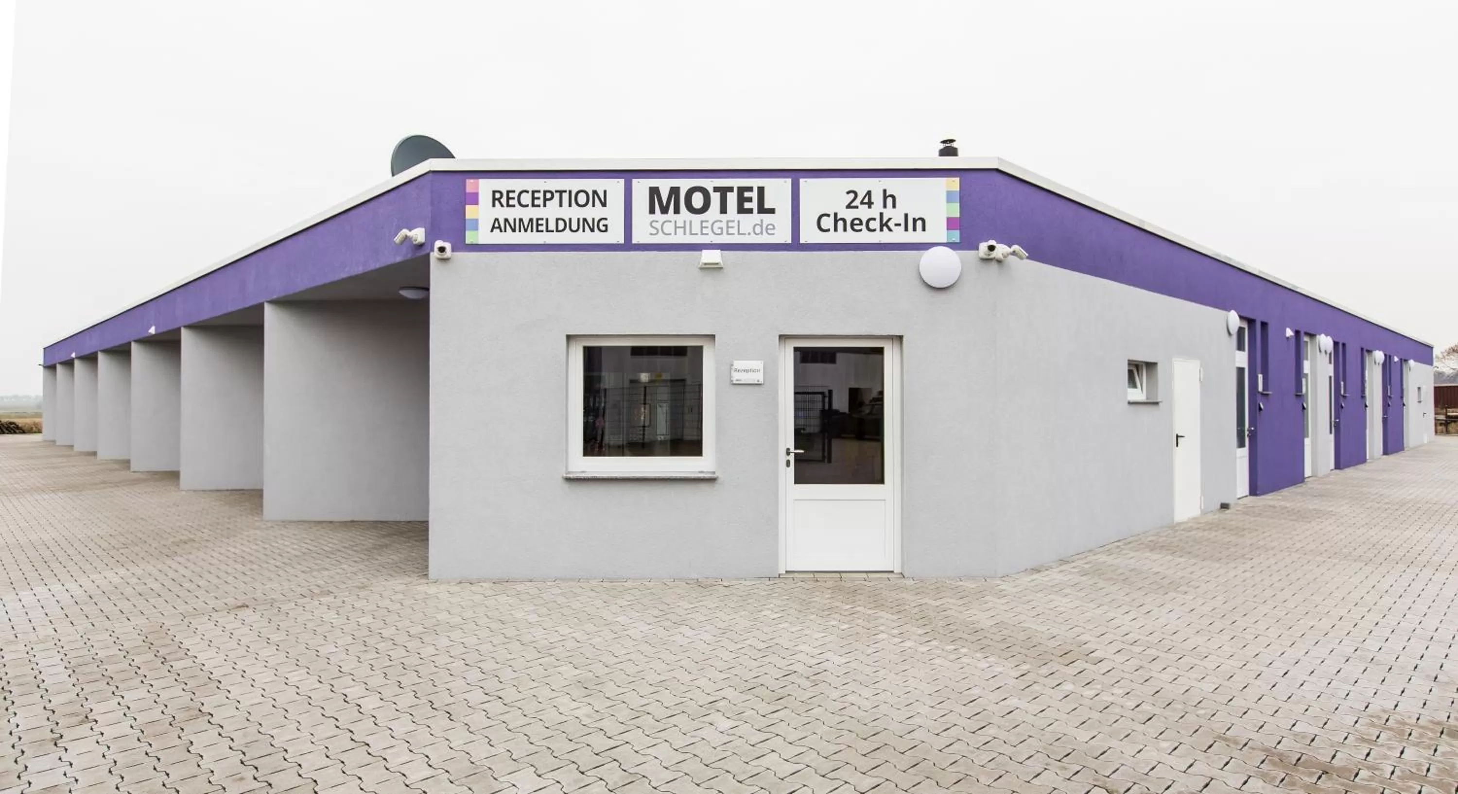Property Building in MOTEL Schlegel