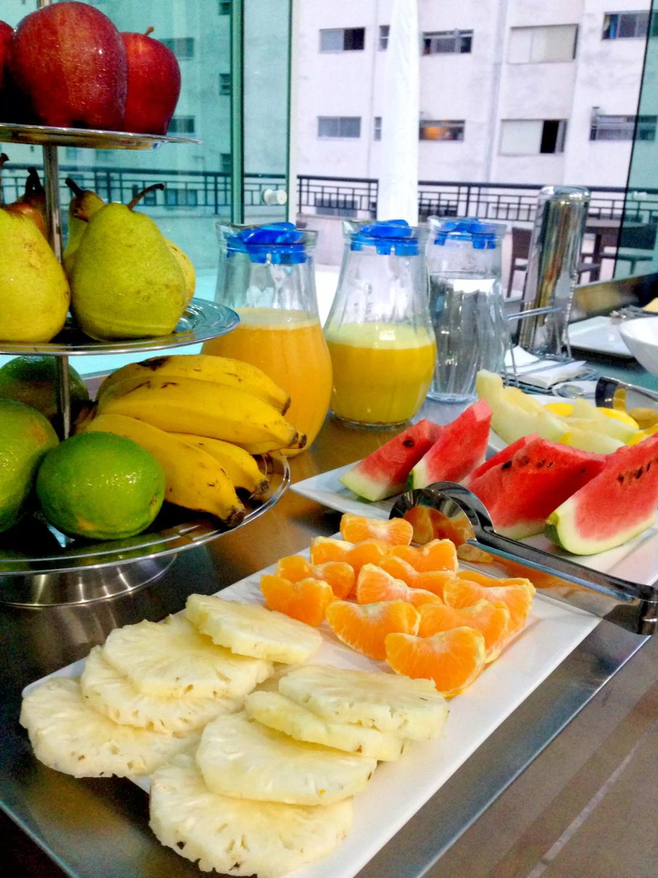 Restaurant/places to eat in Upper Hotel