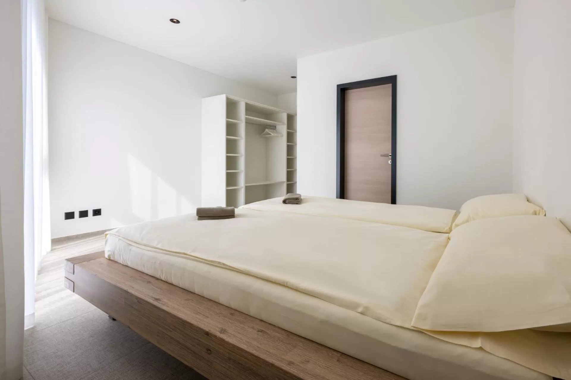 Photo of the whole room, Bed in 6532 Smart Hotel - Self check-in