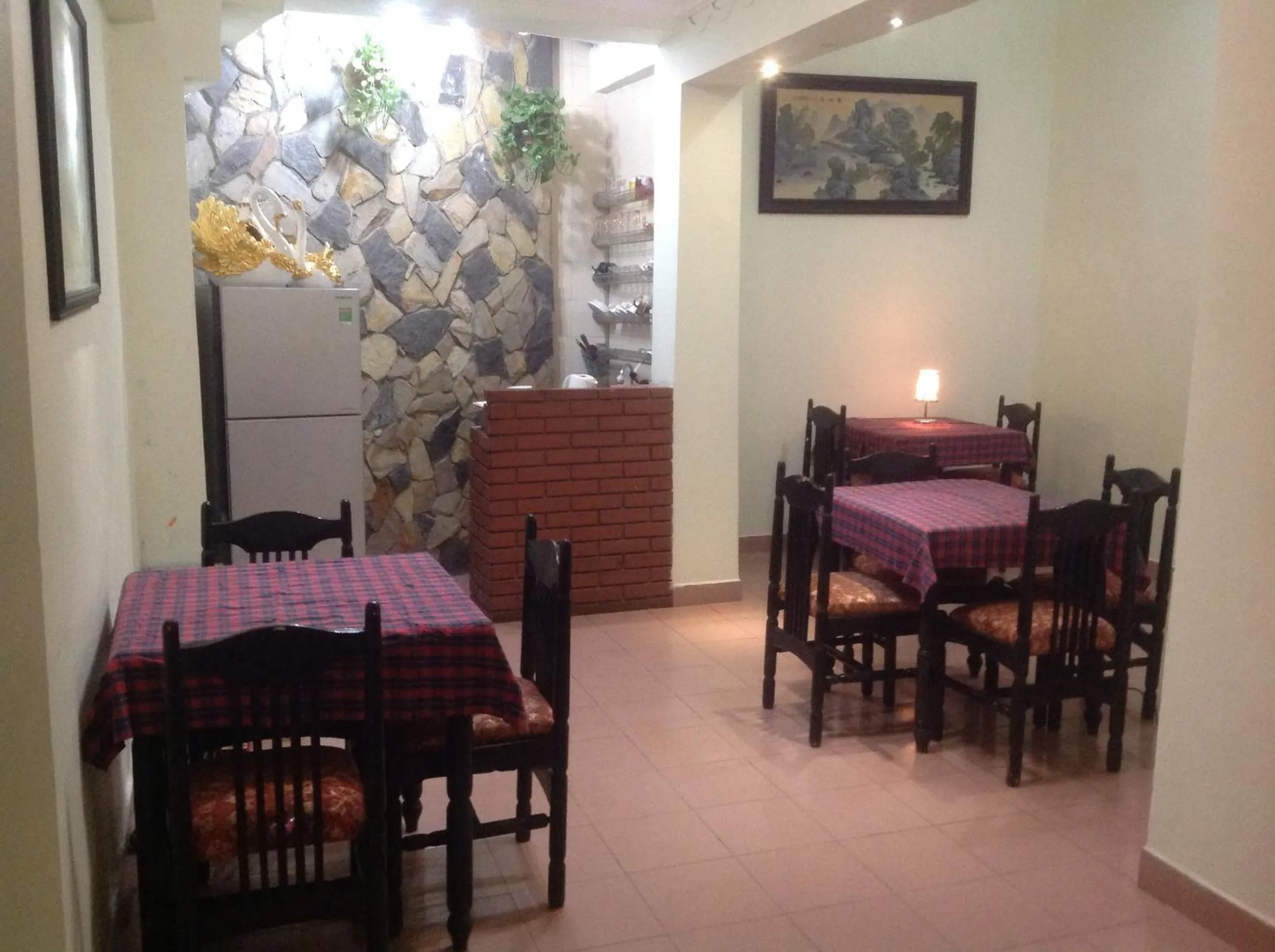 Restaurant/places to eat in Memory Hotel