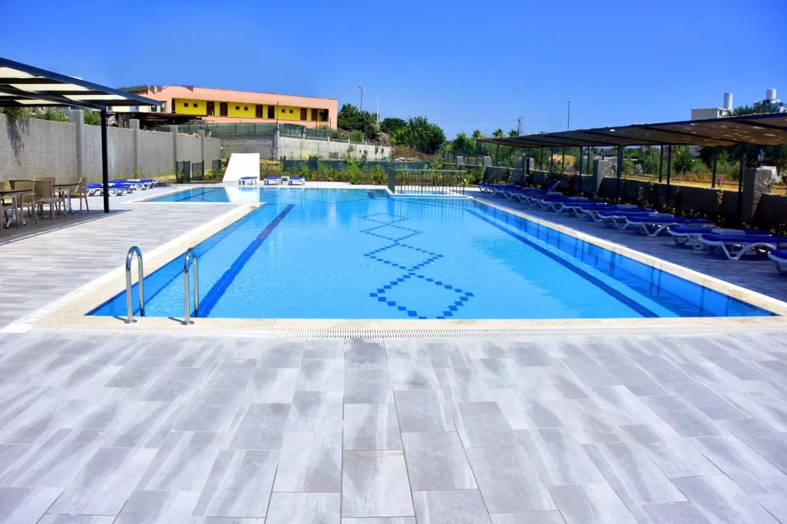 Swimming pool in KAYA GARDEN SİDE pansiyon