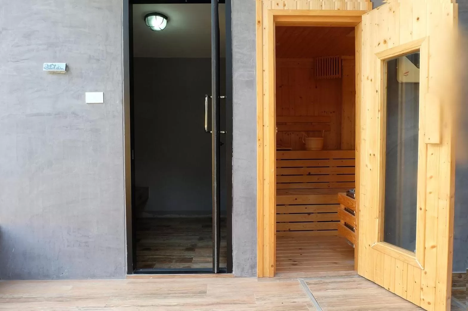 Sauna in V20 Boutique Jacuzzi Hotel