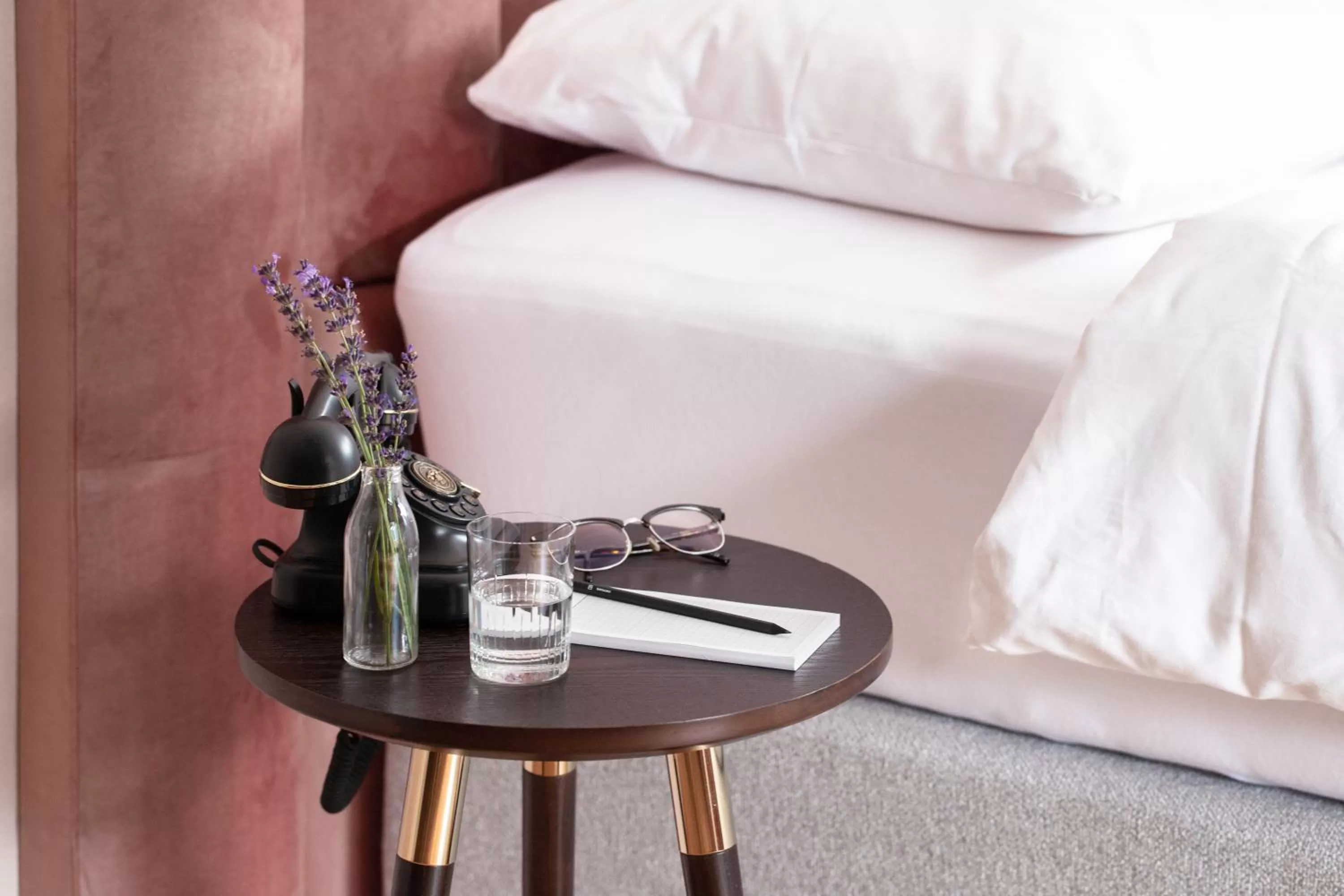 Photo of the whole room, Bed in Alpine Hideaway ZILLERTALERHOF - 4 Sterne Superior