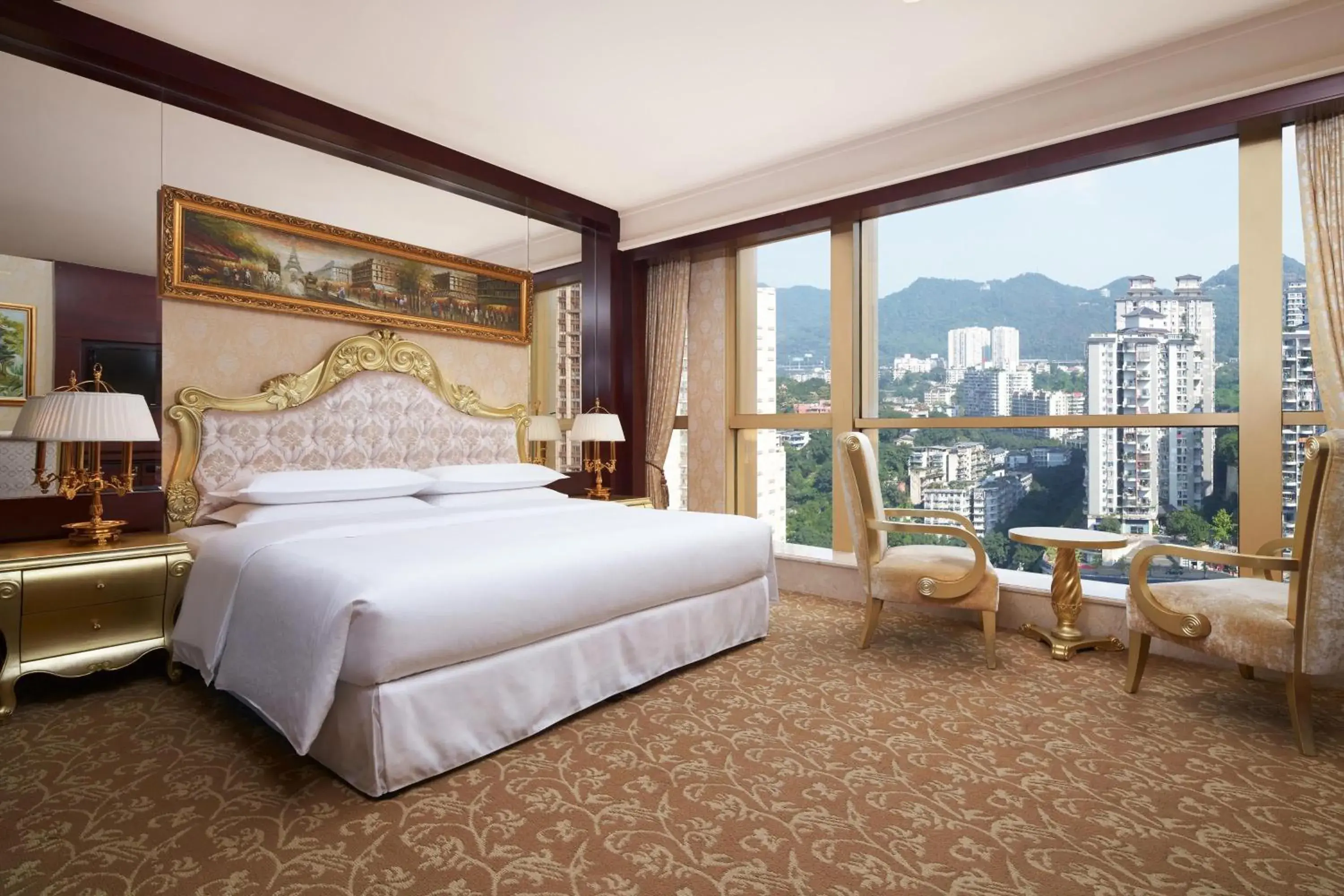 Deluxe King Room in Sheraton Chongqing Hotel Deluxe King Room in Sheraton Chongqing Hotel