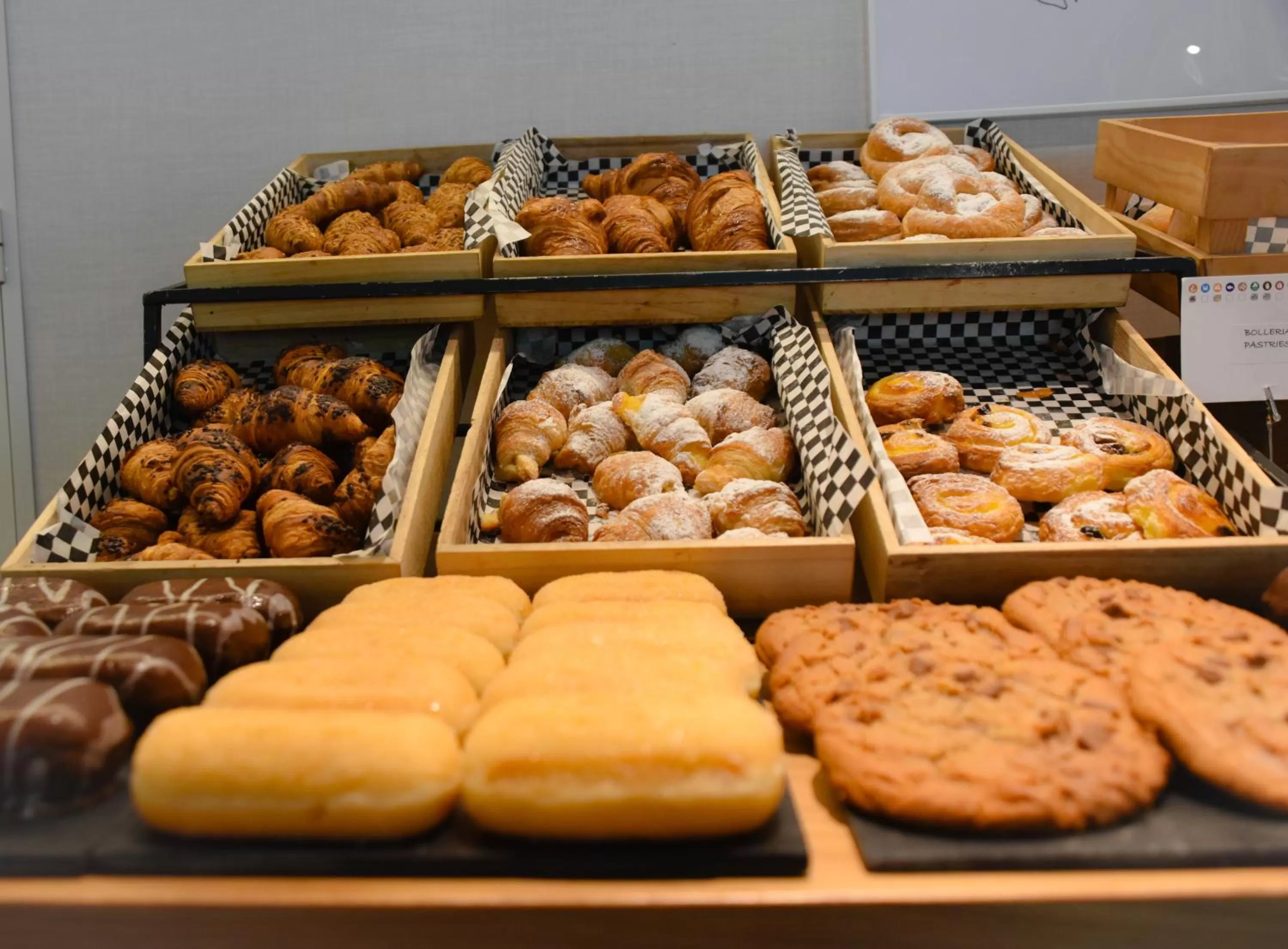 Breakfast in Aparthotel Atenea Valles